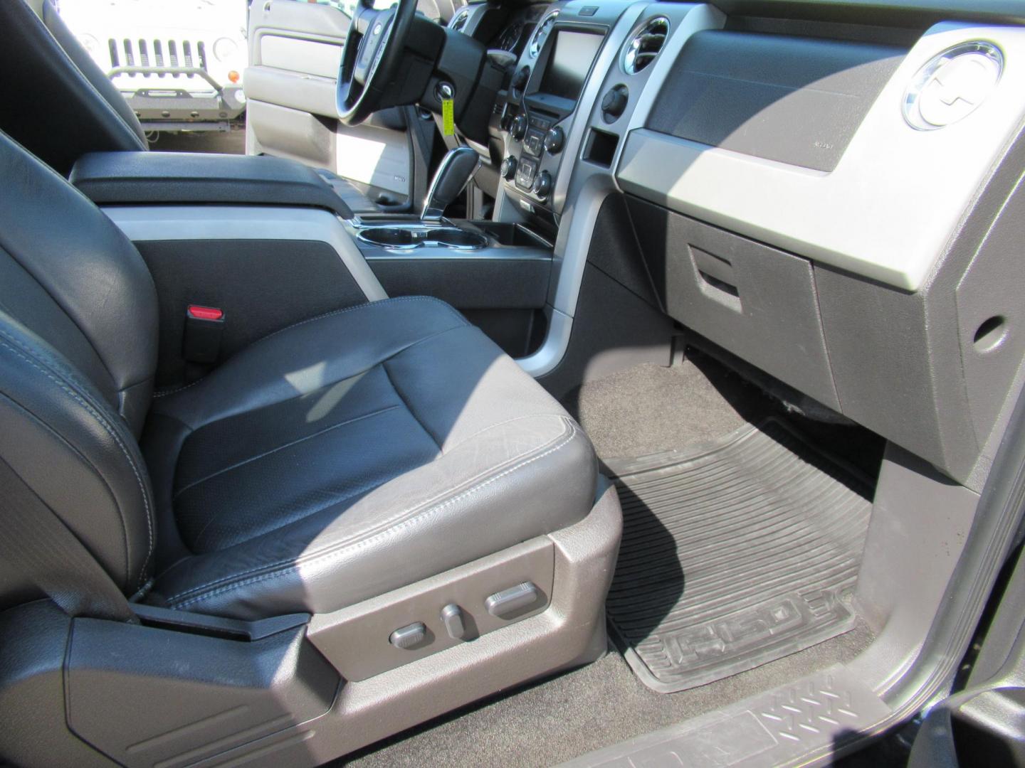 2014 Black /Black Ford F-150 Platinum SuperCrew 6.5-ft. Bed 2WD (1FTFW1CT5EF) with an 3.5L V6 TURBO engine, Automatic transmission, located at 1511 North Shepherd Dr., Houston, TX, 77008, (281) 657-1221, 29.798361, -95.412560 - 2014 FORD F-150 XLT FX2 VIN: 1FTFW1CT5EFB68967 1 F T F W 1 C T 5 E F B 6 8 9 6 7 CREW PICKUP 3.5L V6 F DOHC 24V GASOLINE REAR WHEEL DRIVE - Photo#22
