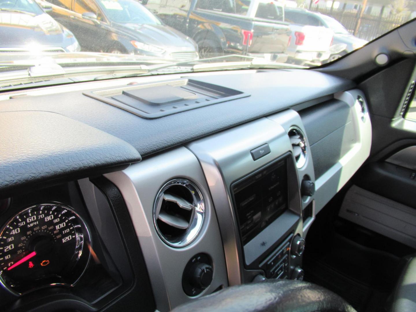 2014 Black /Black Ford F-150 Platinum SuperCrew 6.5-ft. Bed 2WD (1FTFW1CT5EF) with an 3.5L V6 TURBO engine, Automatic transmission, located at 1511 North Shepherd Dr., Houston, TX, 77008, (281) 657-1221, 29.798361, -95.412560 - 2014 FORD F-150 XLT FX2 VIN: 1FTFW1CT5EFB68967 1 F T F W 1 C T 5 E F B 6 8 9 6 7 CREW PICKUP 3.5L V6 F DOHC 24V GASOLINE REAR WHEEL DRIVE - Photo#3