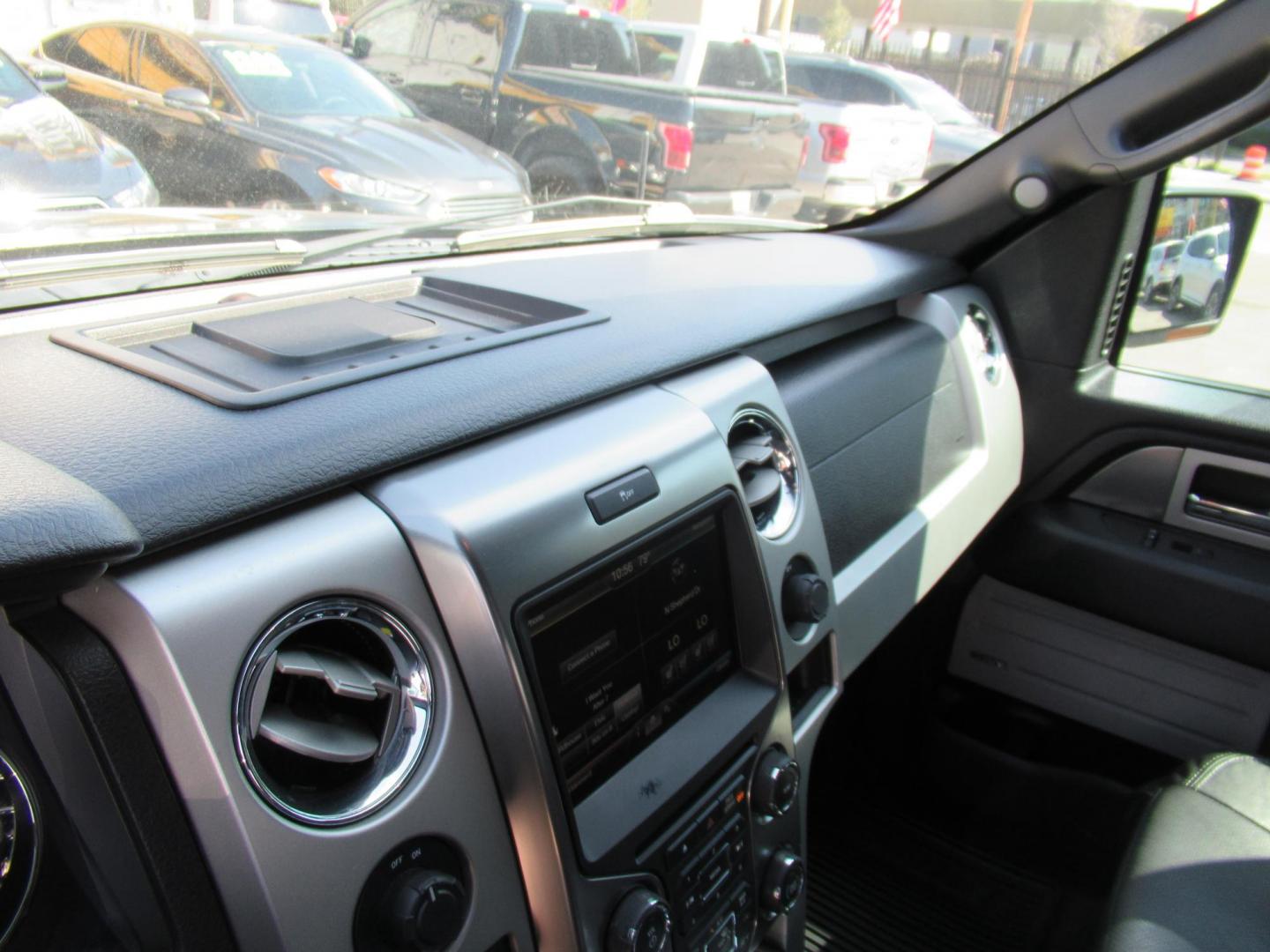 2014 Black /Black Ford F-150 Platinum SuperCrew 6.5-ft. Bed 2WD (1FTFW1CT5EF) with an 3.5L V6 TURBO engine, Automatic transmission, located at 1511 North Shepherd Dr., Houston, TX, 77008, (281) 657-1221, 29.798361, -95.412560 - 2014 FORD F-150 XLT FX2 VIN: 1FTFW1CT5EFB68967 1 F T F W 1 C T 5 E F B 6 8 9 6 7 CREW PICKUP 3.5L V6 F DOHC 24V GASOLINE REAR WHEEL DRIVE - Photo#4