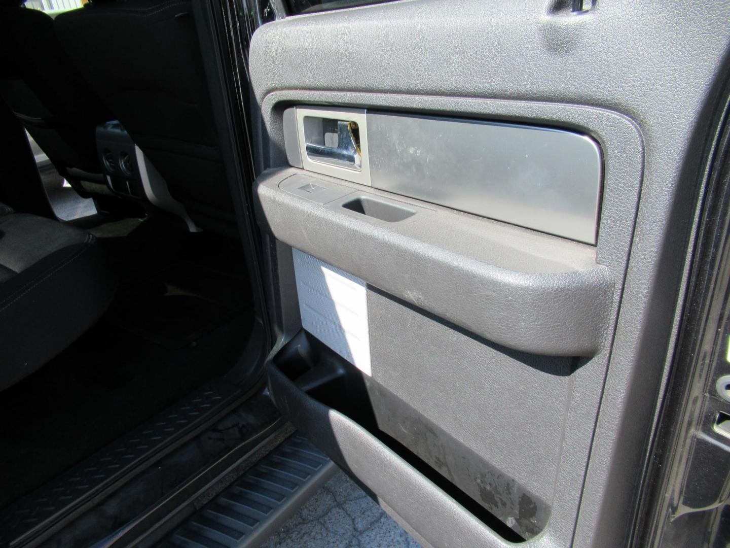 2014 Black /Black Ford F-150 FX2 SuperCrew 6.5-ft. Bed 2WD (1FTFW1CT5EK) with an 3.5L V6 TURBO engine, Automatic transmission, located at 1511 North Shepherd Dr., Houston, TX, 77008, (281) 657-1221, 29.798361, -95.412560 - 2014 FORD F-150 XL VIN: 1FTFW1CT5EKF30464 1 F T F W 1 C T 5 E K F 3 0 4 6 4 CREW PICKUP 3.5L V6 F DOHC 24V GASOLINE REAR WHEEL DRIVE - Photo#13