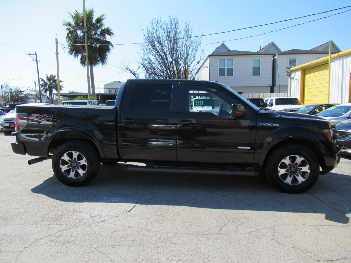 2014 Black /Black Ford F-150 FX2 SuperCrew 6.5-ft. Bed 2WD (1FTFW1CT5EK) with an 3.5L V6 TURBO engine, Automatic transmission, located at 1511 North Shepherd Dr., Houston, TX, 77008, (281) 657-1221, 29.798361, -95.412560 - 2014 FORD F-150 XL VIN: 1FTFW1CT5EKF30464 1 F T F W 1 C T 5 E K F 3 0 4 6 4 CREW PICKUP 3.5L V6 F DOHC 24V GASOLINE REAR WHEEL DRIVE - Photo#17