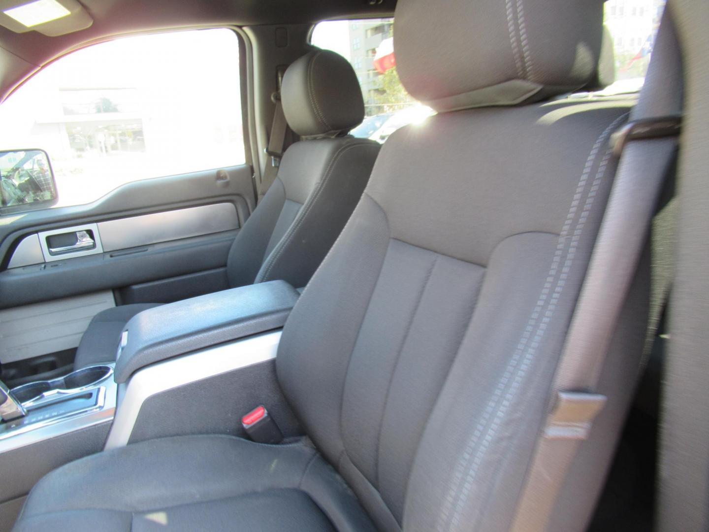 2014 Black /Black Ford F-150 FX2 SuperCrew 6.5-ft. Bed 2WD (1FTFW1CT5EK) with an 3.5L V6 TURBO engine, Automatic transmission, located at 1511 North Shepherd Dr., Houston, TX, 77008, (281) 657-1221, 29.798361, -95.412560 - 2014 FORD F-150 XL VIN: 1FTFW1CT5EKF30464 1 F T F W 1 C T 5 E K F 3 0 4 6 4 CREW PICKUP 3.5L V6 F DOHC 24V GASOLINE REAR WHEEL DRIVE - Photo#5