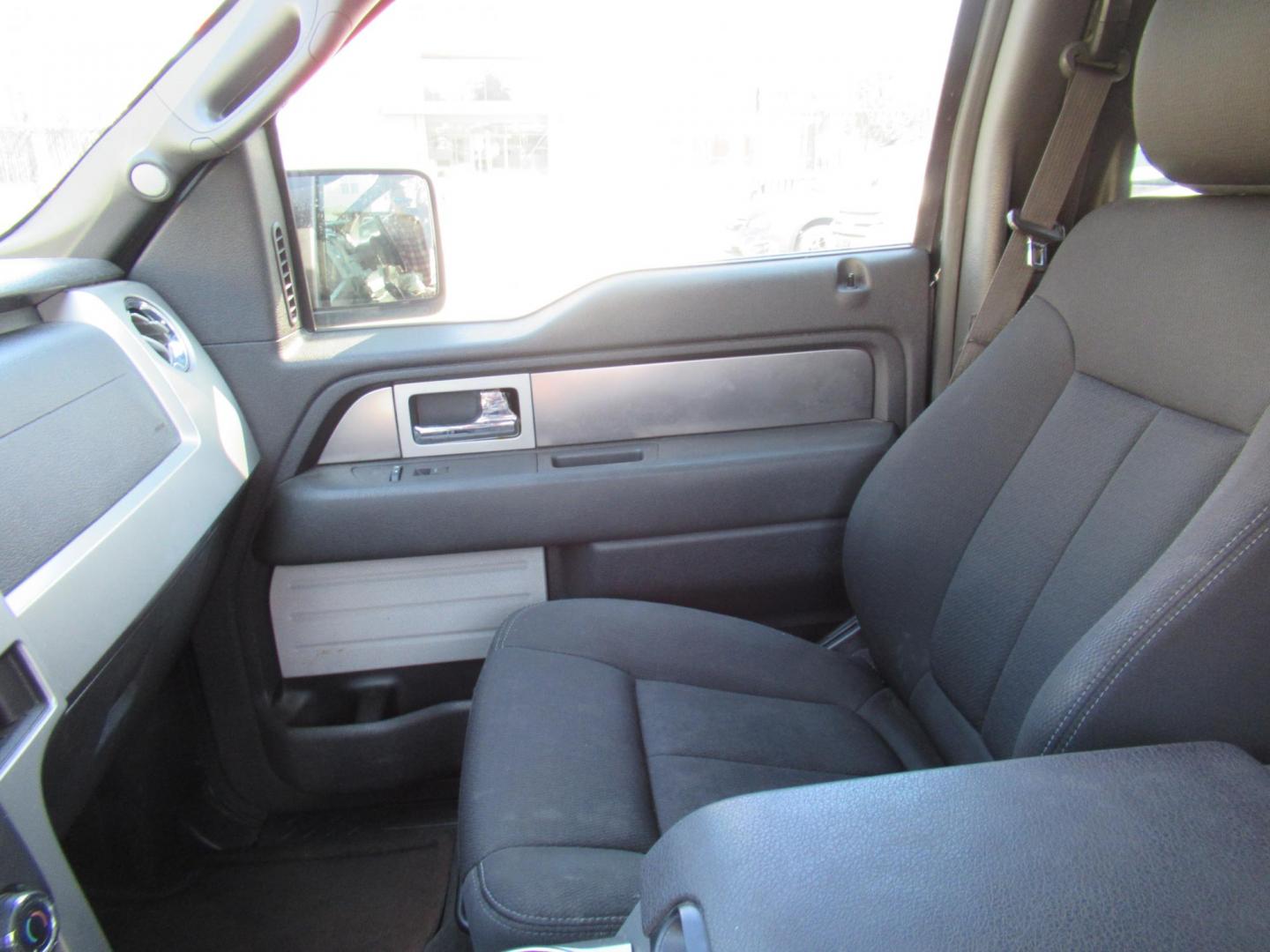 2014 Black /Black Ford F-150 FX2 SuperCrew 6.5-ft. Bed 2WD (1FTFW1CT5EK) with an 3.5L V6 TURBO engine, Automatic transmission, located at 1511 North Shepherd Dr., Houston, TX, 77008, (281) 657-1221, 29.798361, -95.412560 - 2014 FORD F-150 XL VIN: 1FTFW1CT5EKF30464 1 F T F W 1 C T 5 E K F 3 0 4 6 4 CREW PICKUP 3.5L V6 F DOHC 24V GASOLINE REAR WHEEL DRIVE - Photo#6