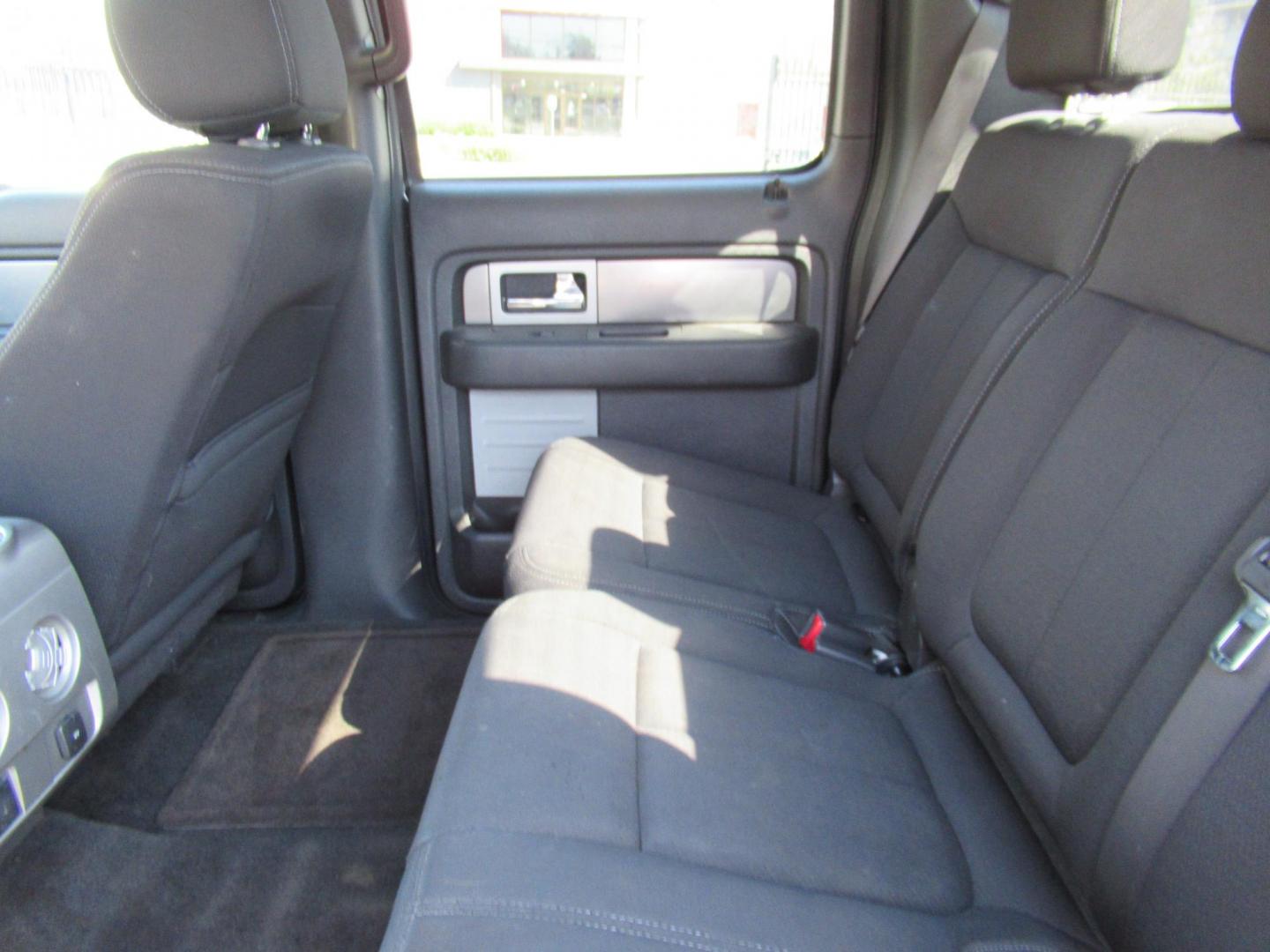 2014 Black /Black Ford F-150 FX2 SuperCrew 6.5-ft. Bed 2WD (1FTFW1CT5EK) with an 3.5L V6 TURBO engine, Automatic transmission, located at 1511 North Shepherd Dr., Houston, TX, 77008, (281) 657-1221, 29.798361, -95.412560 - 2014 FORD F-150 XL VIN: 1FTFW1CT5EKF30464 1 F T F W 1 C T 5 E K F 3 0 4 6 4 CREW PICKUP 3.5L V6 F DOHC 24V GASOLINE REAR WHEEL DRIVE - Photo#9