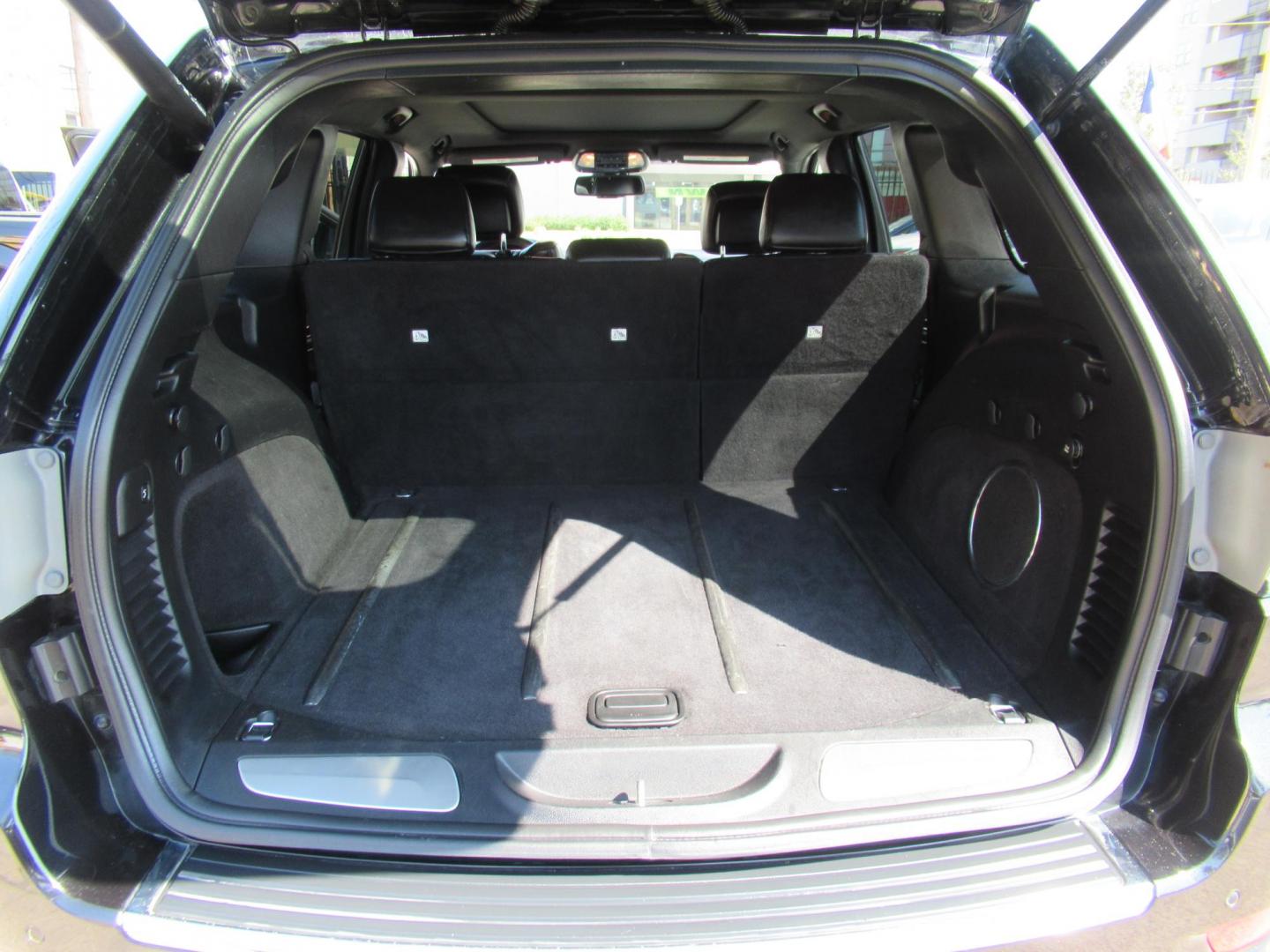 2014 Black /Black Jeep Grand Cherokee Limited 4WD (1C4RJFBG3EC) with an 3.6L V6 DOHC 24V engine, Automatic transmission, located at 1511 North Shepherd Dr., Houston, TX, 77008, (281) 657-1221, 29.798361, -95.412560 - 2014 JEEP GRAND CHEROKEE LIMITED VIN: 1C4RJFBG3EC152796 1 C 4 R J F B G 3 E C 1 5 2 7 9 6 4 DOOR WAGON/SPORT UTILITY 3.6L V6 F DOHC 24V GASOLINE REAR WHEEL DRIVE W/ 4X4 - Photo#15