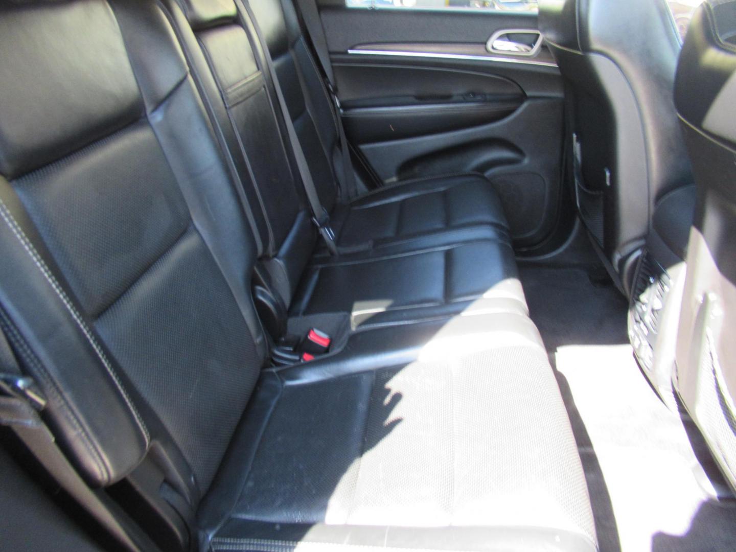 2014 Black /Black Jeep Grand Cherokee Limited 4WD (1C4RJFBG3EC) with an 3.6L V6 DOHC 24V engine, Automatic transmission, located at 1511 North Shepherd Dr., Houston, TX, 77008, (281) 657-1221, 29.798361, -95.412560 - 2014 JEEP GRAND CHEROKEE LIMITED VIN: 1C4RJFBG3EC152796 1 C 4 R J F B G 3 E C 1 5 2 7 9 6 4 DOOR WAGON/SPORT UTILITY 3.6L V6 F DOHC 24V GASOLINE REAR WHEEL DRIVE W/ 4X4 - Photo#16