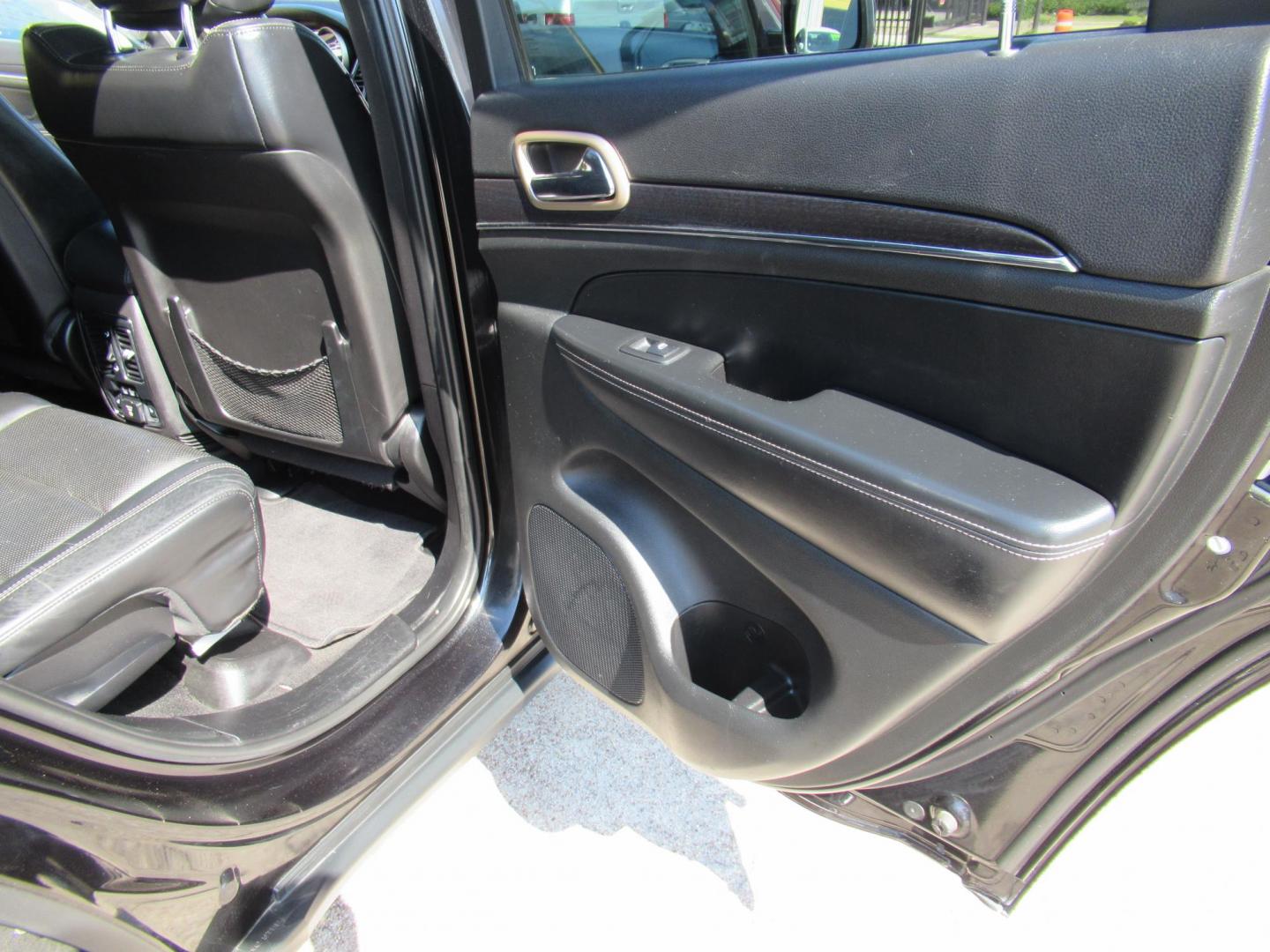 2014 Black /Black Jeep Grand Cherokee Limited 4WD (1C4RJFBG3EC) with an 3.6L V6 DOHC 24V engine, Automatic transmission, located at 1511 North Shepherd Dr., Houston, TX, 77008, (281) 657-1221, 29.798361, -95.412560 - 2014 JEEP GRAND CHEROKEE LIMITED VIN: 1C4RJFBG3EC152796 1 C 4 R J F B G 3 E C 1 5 2 7 9 6 4 DOOR WAGON/SPORT UTILITY 3.6L V6 F DOHC 24V GASOLINE REAR WHEEL DRIVE W/ 4X4 - Photo#17