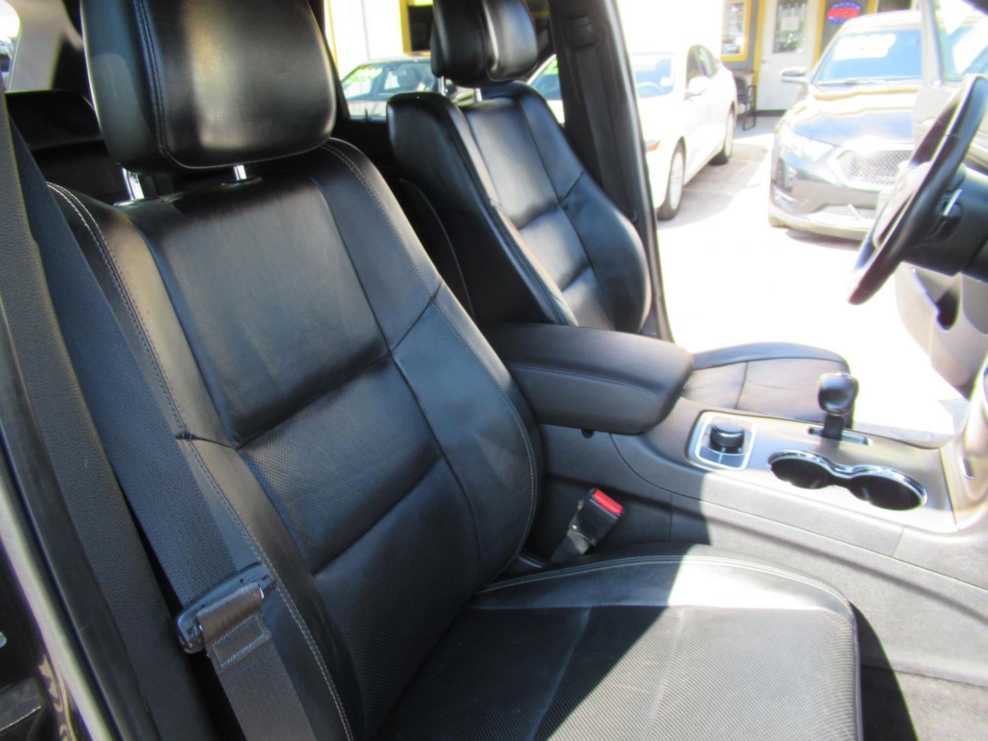 2014 Black /Black Jeep Grand Cherokee Limited 4WD (1C4RJFBG3EC) with an 3.6L V6 DOHC 24V engine, Automatic transmission, located at 1511 North Shepherd Dr., Houston, TX, 77008, (281) 657-1221, 29.798361, -95.412560 - 2014 JEEP GRAND CHEROKEE LIMITED VIN: 1C4RJFBG3EC152796 1 C 4 R J F B G 3 E C 1 5 2 7 9 6 4 DOOR WAGON/SPORT UTILITY 3.6L V6 F DOHC 24V GASOLINE REAR WHEEL DRIVE W/ 4X4 - Photo#18