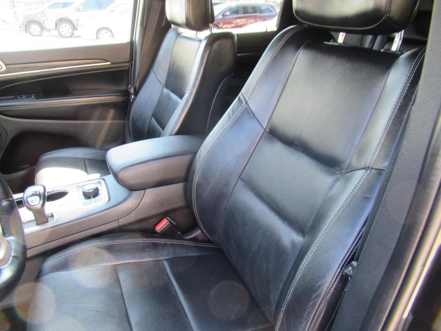 2014 Black /Black Jeep Grand Cherokee Limited 4WD (1C4RJFBG3EC) with an 3.6L V6 DOHC 24V engine, Automatic transmission, located at 1511 North Shepherd Dr., Houston, TX, 77008, (281) 657-1221, 29.798361, -95.412560 - 2014 JEEP GRAND CHEROKEE LIMITED VIN: 1C4RJFBG3EC152796 1 C 4 R J F B G 3 E C 1 5 2 7 9 6 4 DOOR WAGON/SPORT UTILITY 3.6L V6 F DOHC 24V GASOLINE REAR WHEEL DRIVE W/ 4X4 - Photo#2