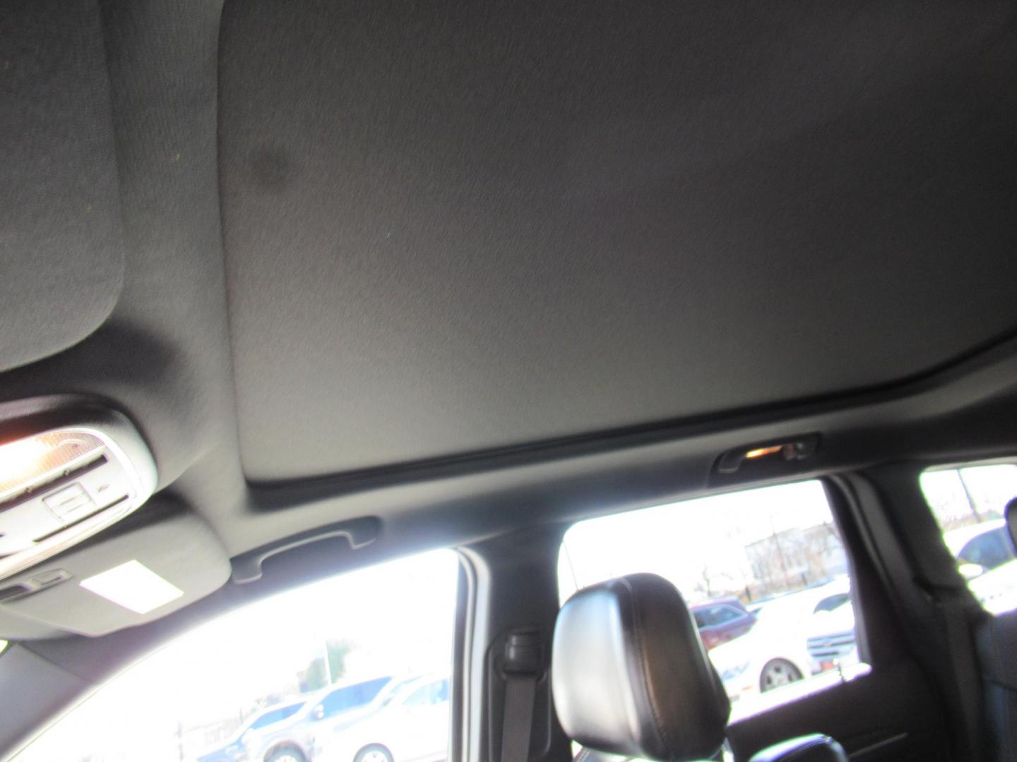 2014 Black /Black Jeep Grand Cherokee Limited 4WD (1C4RJFBG3EC) with an 3.6L V6 DOHC 24V engine, Automatic transmission, located at 1511 North Shepherd Dr., Houston, TX, 77008, (281) 657-1221, 29.798361, -95.412560 - 2014 JEEP GRAND CHEROKEE LIMITED VIN: 1C4RJFBG3EC152796 1 C 4 R J F B G 3 E C 1 5 2 7 9 6 4 DOOR WAGON/SPORT UTILITY 3.6L V6 F DOHC 24V GASOLINE REAR WHEEL DRIVE W/ 4X4 - Photo#5