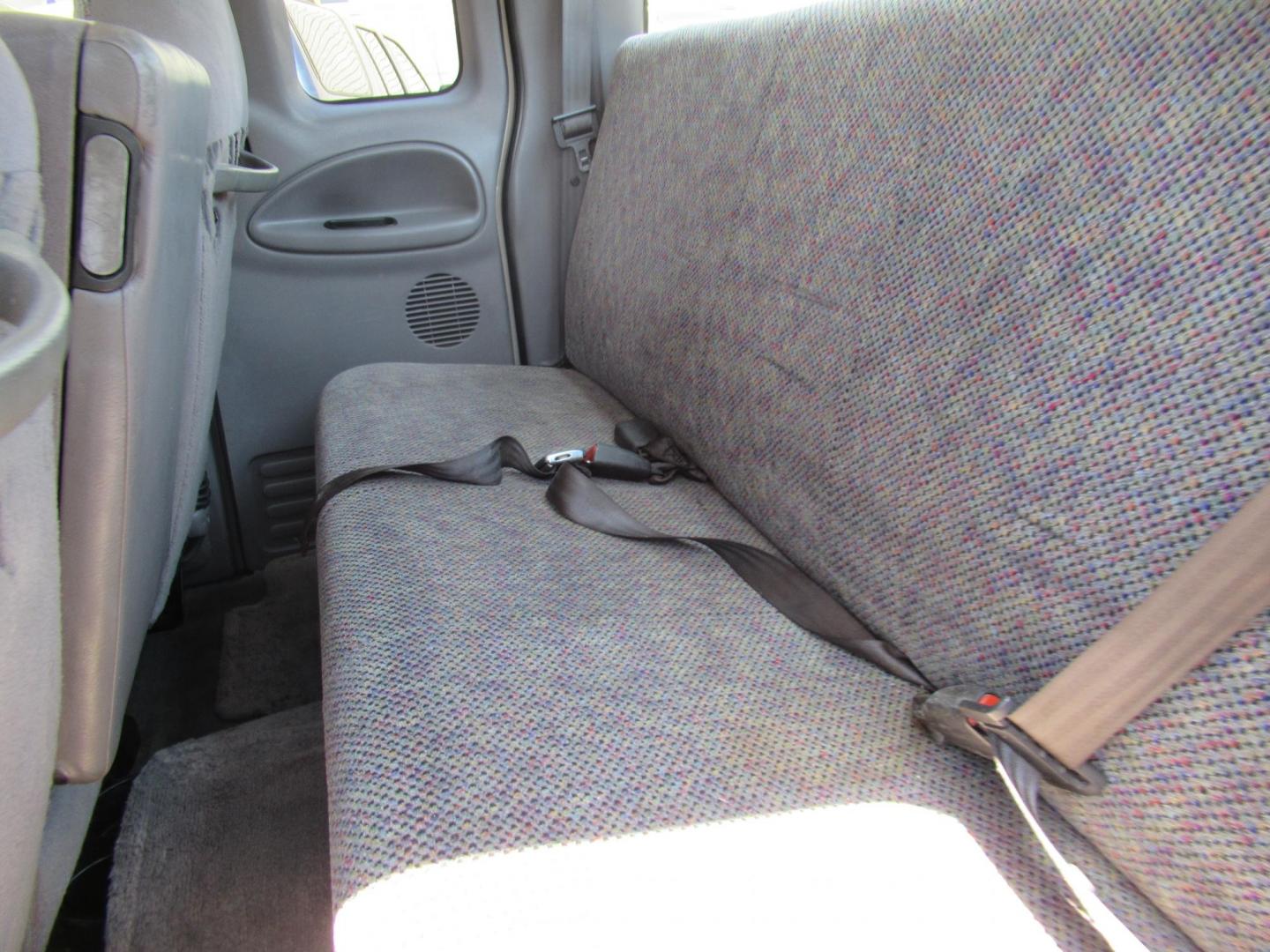 2001 Silver /Tan Dodge Ram 3500 Quad Cab Long Bed 2WD (1B7MC33641J) with an 5.9L L6 OHV 24V TURBO DIESEL engine, located at 1511 North Shepherd Dr., Houston, TX, 77008, (281) 657-1221, 29.798361, -95.412560 - 2001 DODGE RAM 3500 ST VIN: 1B7MC33641J178967 1 B 7 M C 3 3 6 4 1 J 1 7 8 9 6 7 4 DOOR EXTENDED CAB PICKUP 5.9L I6 F OHV 24V DIESEL Runs excellent, Ready for work or pleasure REAR WHEEL DRIVE - Photo#5