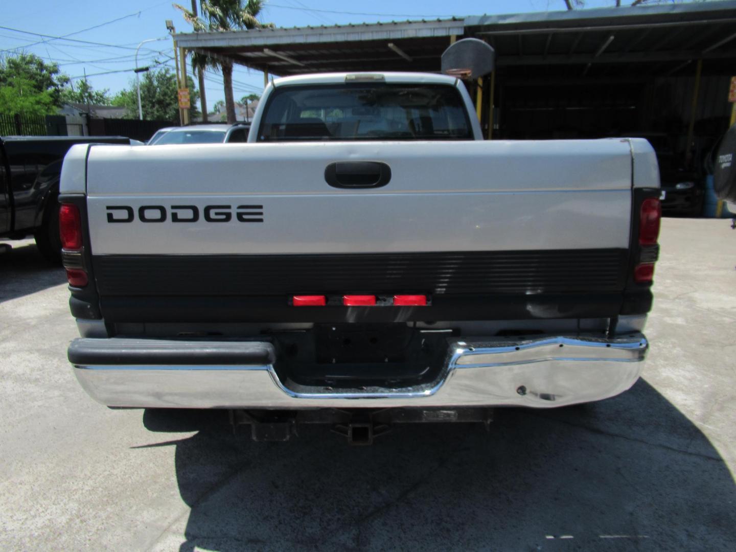 2001 Silver /Tan Dodge Ram 3500 Quad Cab Long Bed 2WD (1B7MC33641J) with an 5.9L L6 OHV 24V TURBO DIESEL engine, located at 1511 North Shepherd Dr., Houston, TX, 77008, (281) 657-1221, 29.798361, -95.412560 - 2001 DODGE RAM 3500 ST VIN: 1B7MC33641J178967 1 B 7 M C 3 3 6 4 1 J 1 7 8 9 6 7 4 DOOR EXTENDED CAB PICKUP 5.9L I6 F OHV 24V DIESEL Runs excellent, Ready for work or pleasure REAR WHEEL DRIVE - Photo#9