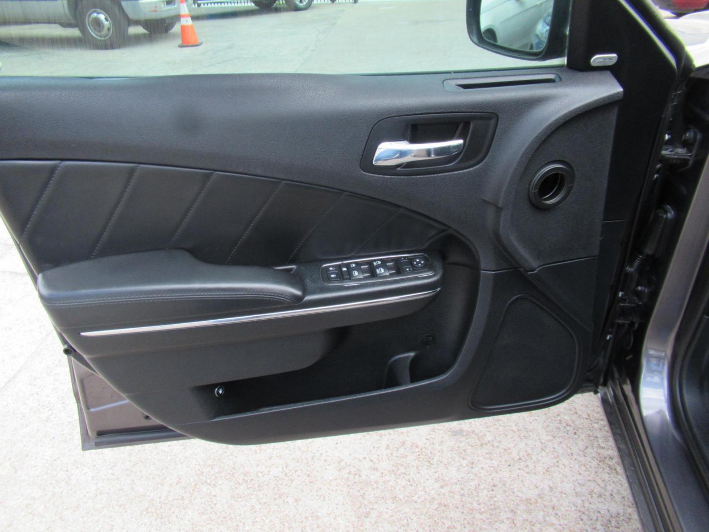 2014 Gray /Black Dodge Charger R/T AWD (2C3CDXDT2EH) with an 5.7L V8 OHV 16V engine, Automatic transmission, located at 1511 North Shepherd Dr., Houston, TX, 77008, (281) 657-1221, 29.798361, -95.412560 - 2014 DODGE CHARGER R/T VIN: 2C3CDXDT2EH167157 2 C 3 C D X D T 2 E H 1 6 7 1 5 7 SEDAN 4 DR 5.7L V8 F OHV 16V GASOLINE ALL WHEEL DRIVE - Photo#3