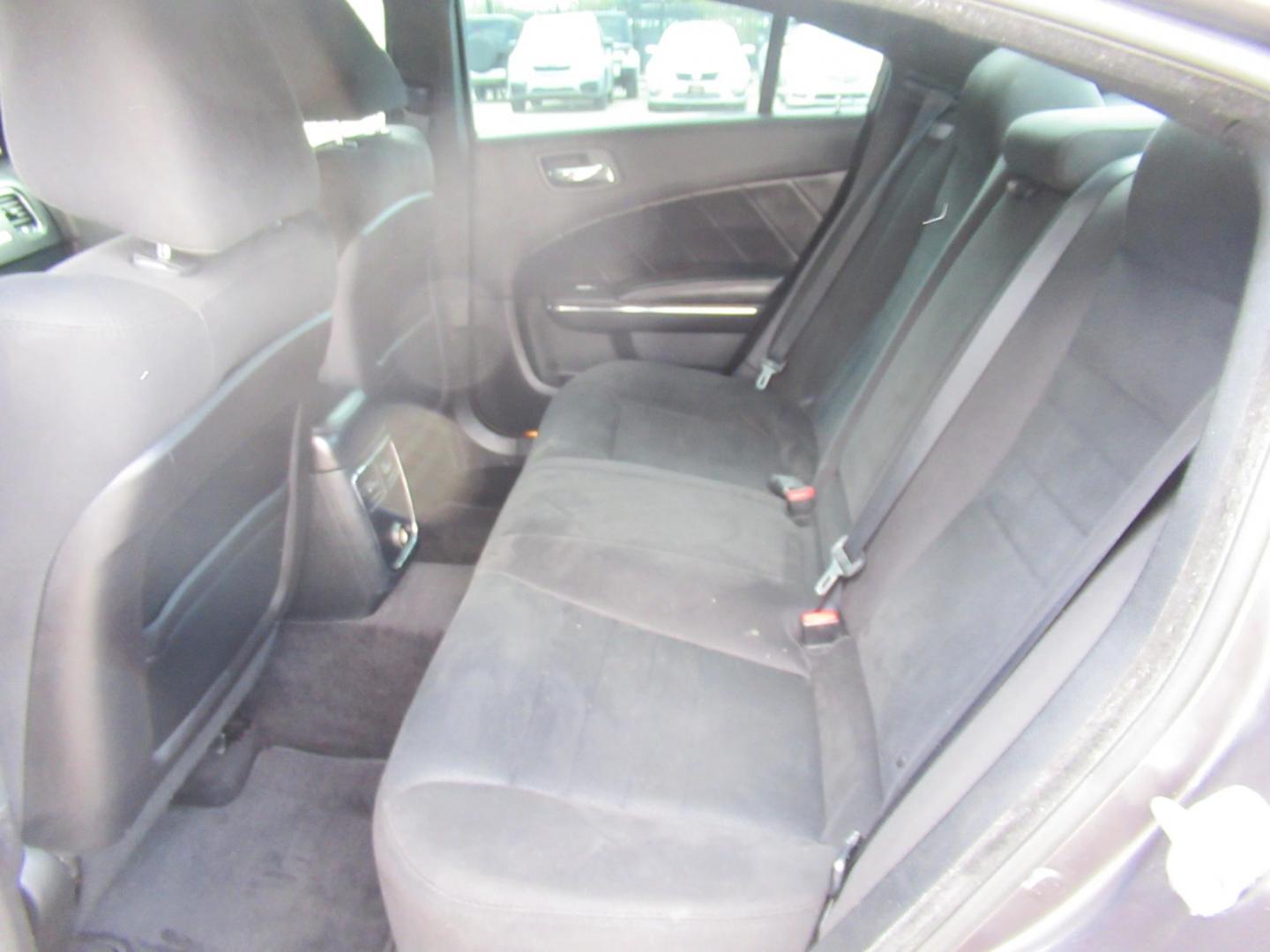 2014 Gray /Black Dodge Charger R/T AWD (2C3CDXDT2EH) with an 5.7L V8 OHV 16V engine, Automatic transmission, located at 1511 North Shepherd Dr., Houston, TX, 77008, (281) 657-1221, 29.798361, -95.412560 - 2014 DODGE CHARGER R/T VIN: 2C3CDXDT2EH167157 2 C 3 C D X D T 2 E H 1 6 7 1 5 7 SEDAN 4 DR 5.7L V8 F OHV 16V GASOLINE ALL WHEEL DRIVE - Photo#4