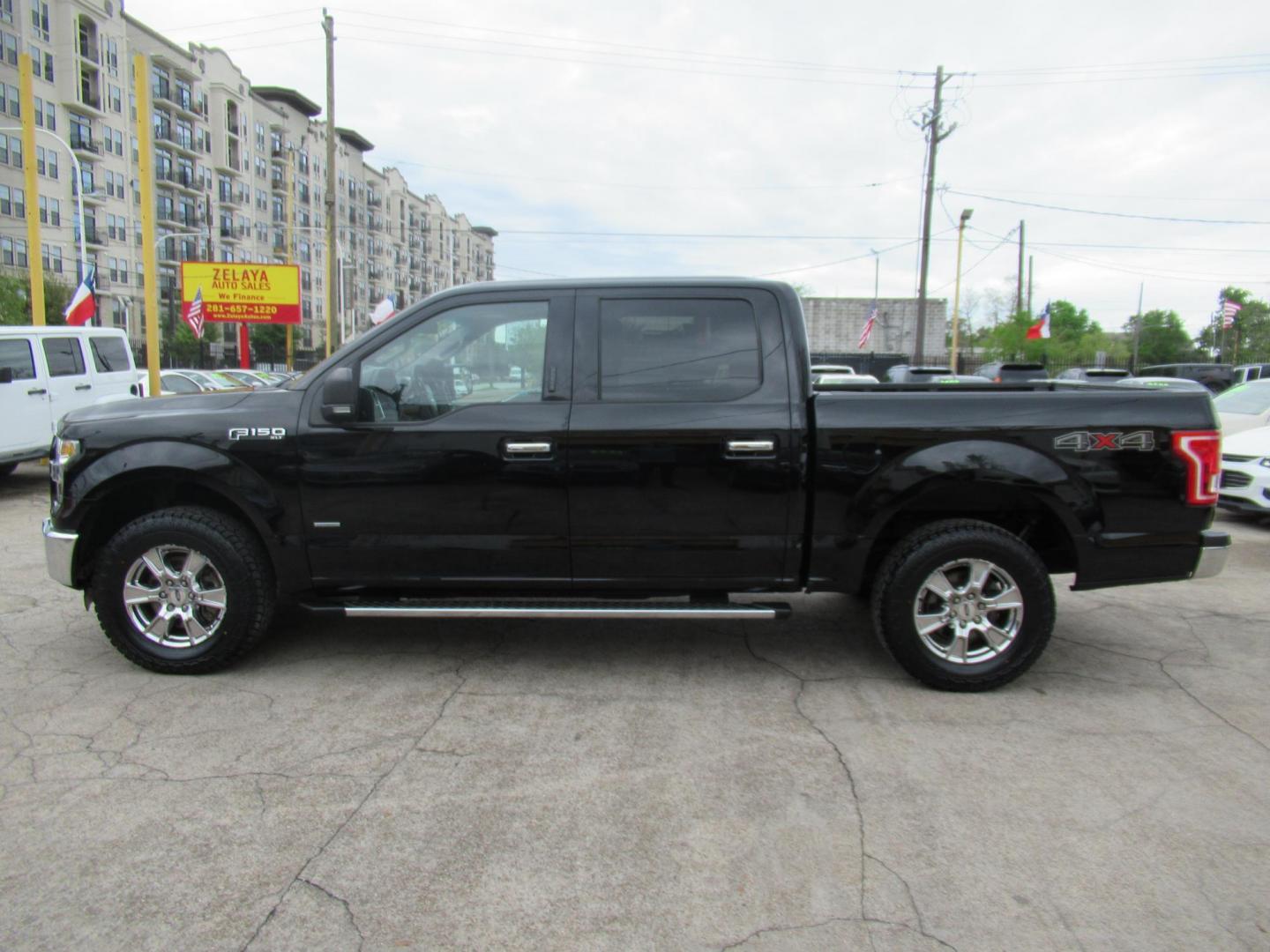 2016 Black /Gray Ford F-150 XLT SuperCrew 6.5-ft. Bed 4WD (1FTEW1EP9GF) with an 2.7L V6 DOHC 24V engine, Automatic transmission, located at 1511 North Shepherd Dr., Houston, TX, 77008, (281) 657-1221, 29.798361, -95.412560 - 2016 FORD F-150 XLT VIN: 1FTEW1EP9GFC82694 1 F T E W 1 E P 9 G F C 8 2 6 9 4 CREW PICKUP 2.7L V6 F DOHC 24V GASOLINE REAR WHEEL DRIVE W/ 4X4 - Photo#17