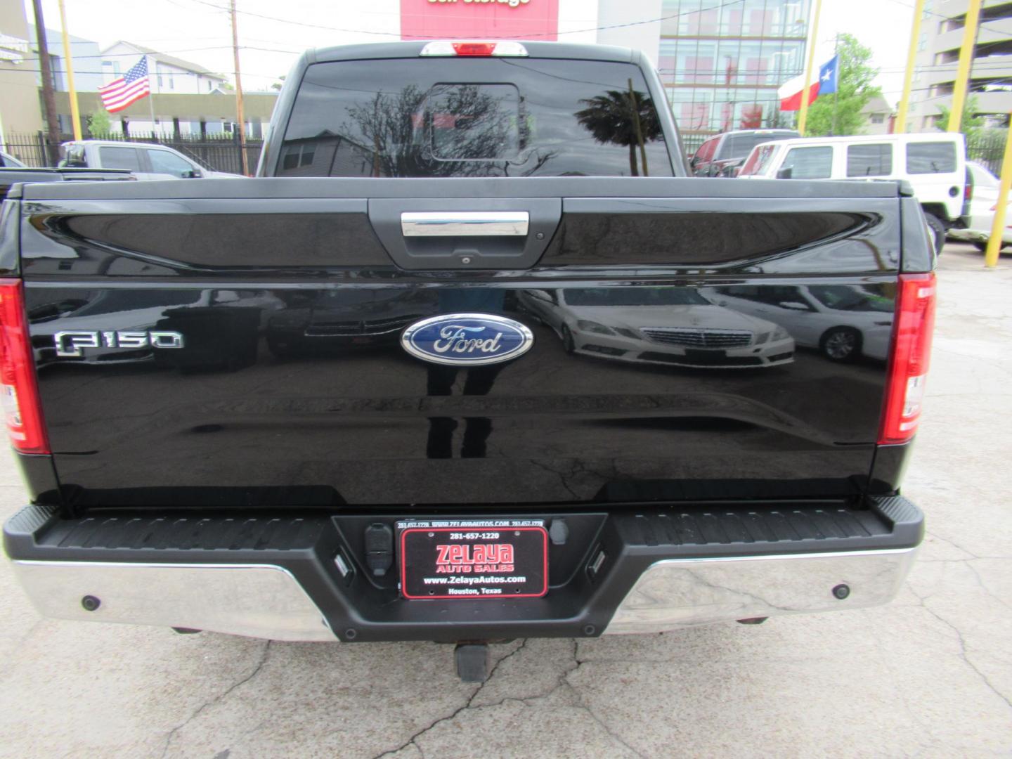 2016 Black /Gray Ford F-150 XLT SuperCrew 6.5-ft. Bed 4WD (1FTEW1EP9GF) with an 2.7L V6 DOHC 24V engine, Automatic transmission, located at 1511 North Shepherd Dr., Houston, TX, 77008, (281) 657-1221, 29.798361, -95.412560 - 2016 FORD F-150 XLT VIN: 1FTEW1EP9GFC82694 1 F T E W 1 E P 9 G F C 8 2 6 9 4 CREW PICKUP 2.7L V6 F DOHC 24V GASOLINE REAR WHEEL DRIVE W/ 4X4 - Photo#21