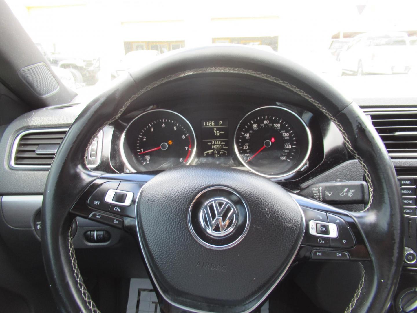2016 Gray /Tan Volkswagen Jetta SE 6A (3VWD17AJ8GM) with an 1.8L L4 DOHC 20V engine, Automatic transmission, located at 1511 North Shepherd Dr., Houston, TX, 77008, (281) 657-1221, 29.798361, -95.412560 - 2016 VOLKSWAGEN JETTA 1.8T SPORT VIN: 3VWD17AJ8GM397444 3 V W D 1 7 A J 8 G M 3 9 7 4 4 4 SEDAN 4 DR 1.8L I4 F DOHC 16V GASOLINE FRONT WHEEL DRIVE - Photo#14