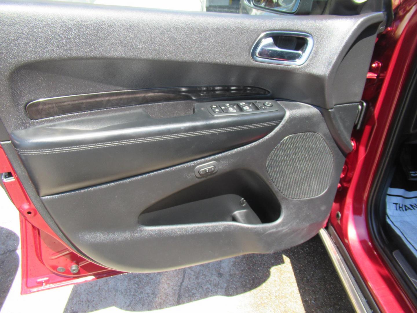 2013 Red /Black Dodge Durango Crew AWD (1C4RDJDGXDC) with an 3.6L V6 DOHC 24V engine, Automatic transmission, located at 1511 North Shepherd Dr., Houston, TX, 77008, (281) 657-1221, 29.798361, -95.412560 - 2013 DODGE DURANGO CREW VIN: 1C4RDJDGXDC601350 1 C 4 R D J D G X D C 6 0 1 3 5 0 4 DOOR WAGON/SPORT UTILITY 3.6L V6 F DOHC 24V GASOLINE ALL WHEEL DRIVE - Photo#2