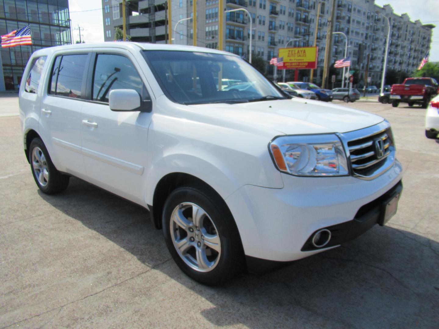 2014 White /Gray Honda Pilot EX-L 2WD AT (5FNYF3H51EB) with an 3.5L V6 SOHC 24V engine, Automatic transmission, located at 1511 North Shepherd Dr., Houston, TX, 77008, (281) 657-1221, 29.798361, -95.412560 - 2014 HONDA PILOT EX-L VIN: 5FNYF3H51EB003887 5 F N Y F 3 H 5 1 E B 0 0 3 8 8 7 4 DOOR WAGON/SPORT UTILITY 3.5L V6 F SOHC 24V GASOLINE FRONT WHEEL DRIVE - Photo#27