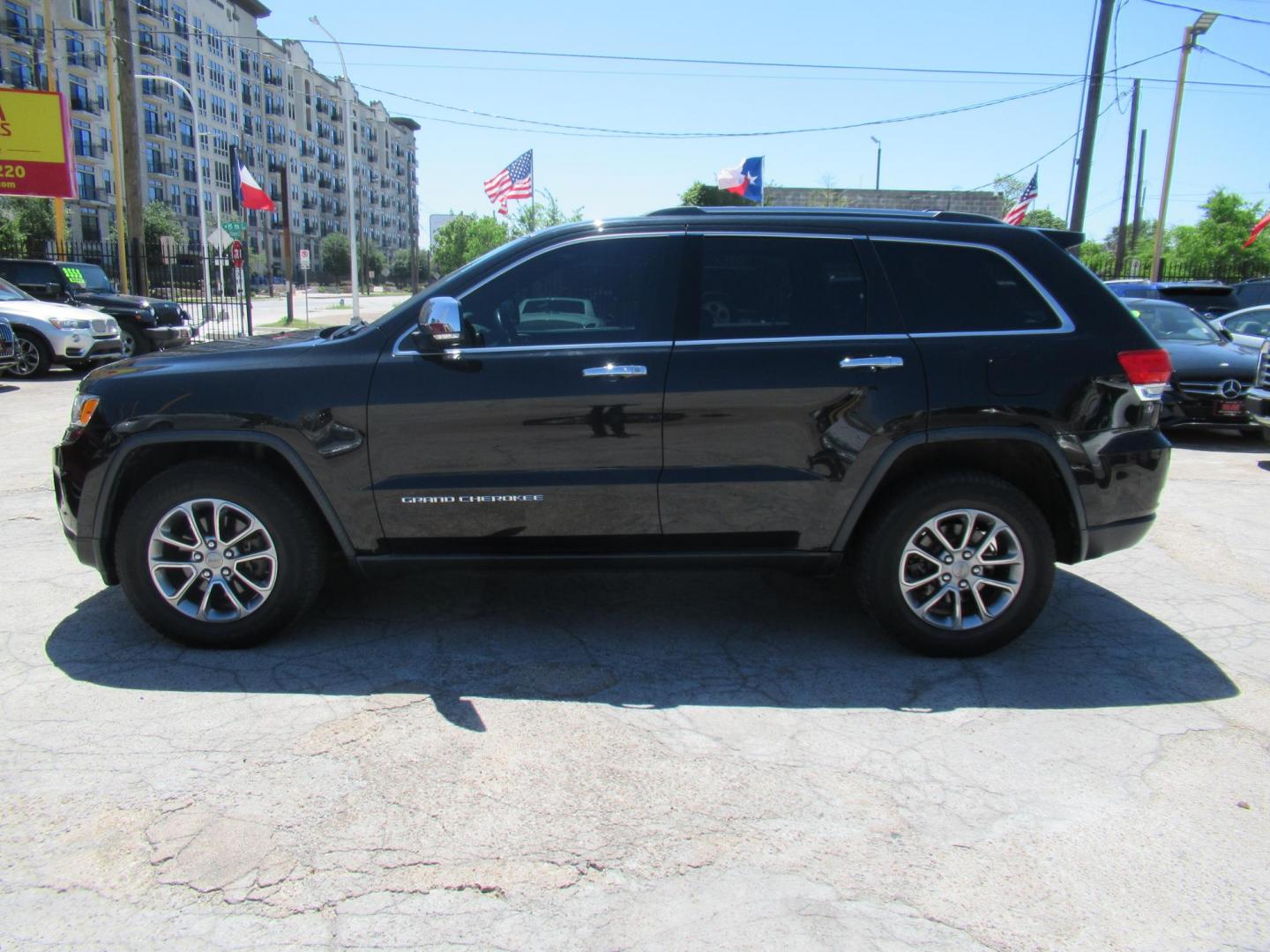 2015 Black /Black Jeep Grand Cherokee Limited 4WD (1C4RJFBG7FC) with an 3.6L V6 DOHC 24V engine, 8-Speed Automatic transmission, located at 1511 North Shepherd Dr., Houston, TX, 77008, (281) 657-1221, 29.798361, -95.412560 - 2015 JEEP GRAND CHEROKEE LIMITED VIN: 1C4RJFBG7FC653854 1 C 4 R J F B G 7 F C 6 5 3 8 5 4 4 DOOR WAGON/SPORT UTILITY 3.6L V6 F DOHC 24V GASOLINE REAR WHEEL DRIVE W/ 4X4 - Photo#12