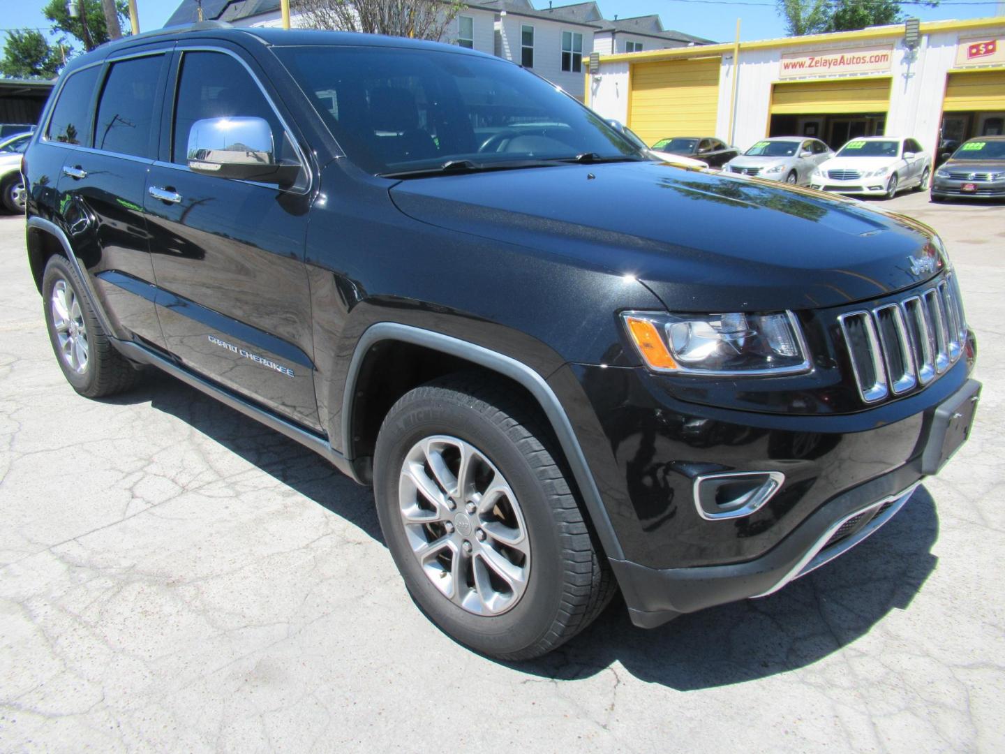 2015 Black /Black Jeep Grand Cherokee Limited 4WD (1C4RJFBG7FC) with an 3.6L V6 DOHC 24V engine, 8-Speed Automatic transmission, located at 1511 North Shepherd Dr., Houston, TX, 77008, (281) 657-1221, 29.798361, -95.412560 - 2015 JEEP GRAND CHEROKEE LIMITED VIN: 1C4RJFBG7FC653854 1 C 4 R J F B G 7 F C 6 5 3 8 5 4 4 DOOR WAGON/SPORT UTILITY 3.6L V6 F DOHC 24V GASOLINE REAR WHEEL DRIVE W/ 4X4 - Photo#17