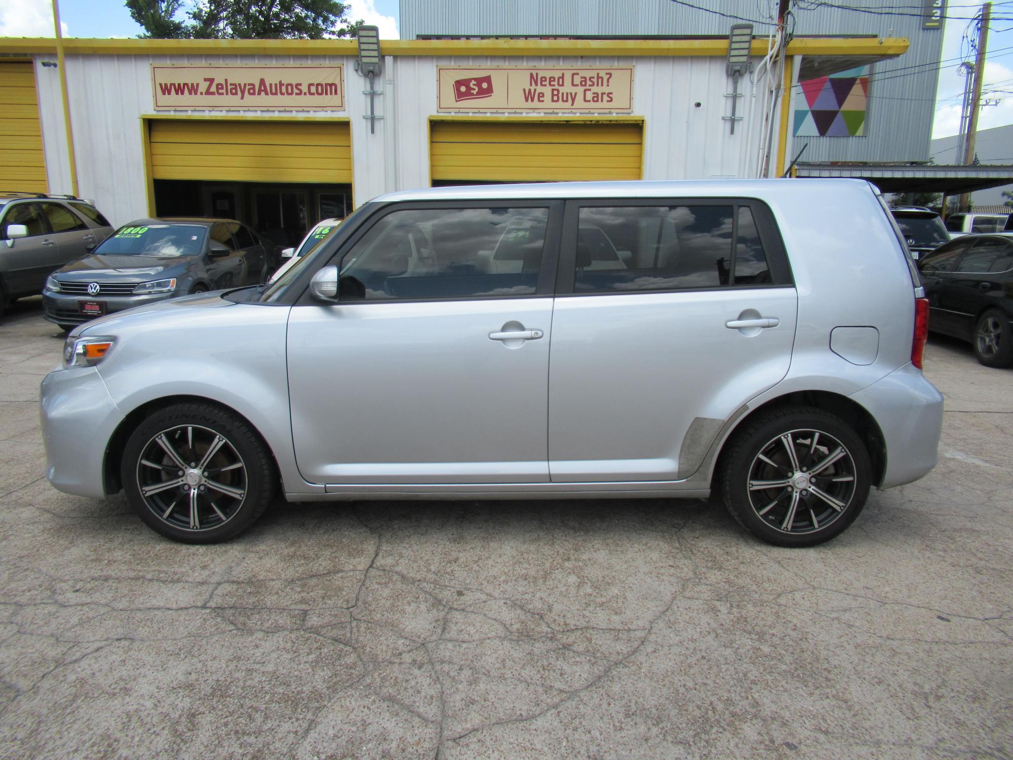 photo of 2011 Scion xB 5-Door Wagon 