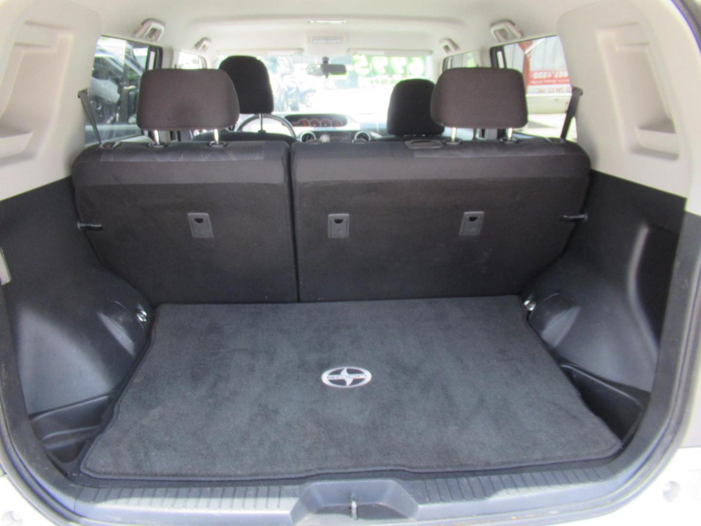 2011 Silver /Black Scion xB 5-Door Wagon (JTLZE4FEXB1) with an 2.4L L4 DOHC 16V engine, Automatic transmission, located at 1511 North Shepherd Dr., Houston, TX, 77008, (281) 657-1221, 29.798361, -95.412560 - 2011 SCION XB VIN: JTLZE4FEXB1125754 J T L Z E 4 F E X B 1 1 2 5 7 5 4 4 DOOR WAGON/SPORT UTILITY 2.4L I4 F DOHC 16V GASOLINE FRONT WHEEL DRIVE - Photo#10
