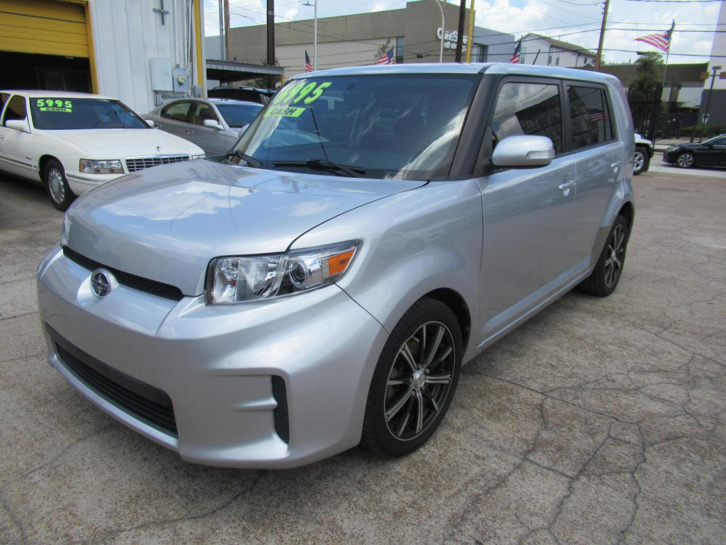 2011 Silver /Black Scion xB 5-Door Wagon (JTLZE4FEXB1) with an 2.4L L4 DOHC 16V engine, Automatic transmission, located at 1511 North Shepherd Dr., Houston, TX, 77008, (281) 657-1221, 29.798361, -95.412560 - 2011 SCION XB VIN: JTLZE4FEXB1125754 J T L Z E 4 F E X B 1 1 2 5 7 5 4 4 DOOR WAGON/SPORT UTILITY 2.4L I4 F DOHC 16V GASOLINE FRONT WHEEL DRIVE - Photo#15
