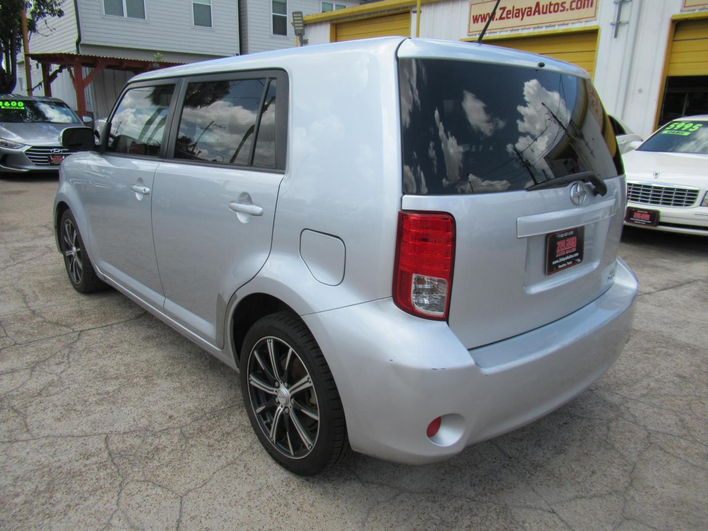 2011 Silver /Black Scion xB 5-Door Wagon (JTLZE4FEXB1) with an 2.4L L4 DOHC 16V engine, Automatic transmission, located at 1511 North Shepherd Dr., Houston, TX, 77008, (281) 657-1221, 29.798361, -95.412560 - 2011 SCION XB VIN: JTLZE4FEXB1125754 J T L Z E 4 F E X B 1 1 2 5 7 5 4 4 DOOR WAGON/SPORT UTILITY 2.4L I4 F DOHC 16V GASOLINE FRONT WHEEL DRIVE - Photo#17
