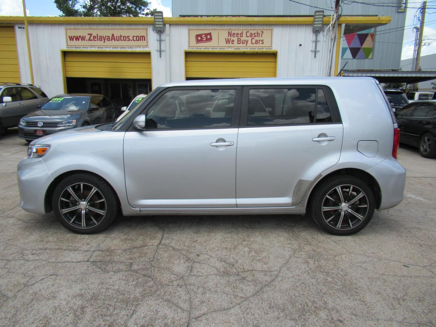 2011 Silver /Black Scion xB 5-Door Wagon (JTLZE4FEXB1) with an 2.4L L4 DOHC 16V engine, Automatic transmission, located at 1511 North Shepherd Dr., Houston, TX, 77008, (281) 657-1221, 29.798361, -95.412560 - 2011 SCION XB VIN: JTLZE4FEXB1125754 J T L Z E 4 F E X B 1 1 2 5 7 5 4 4 DOOR WAGON/SPORT UTILITY 2.4L I4 F DOHC 16V GASOLINE FRONT WHEEL DRIVE - Photo#16