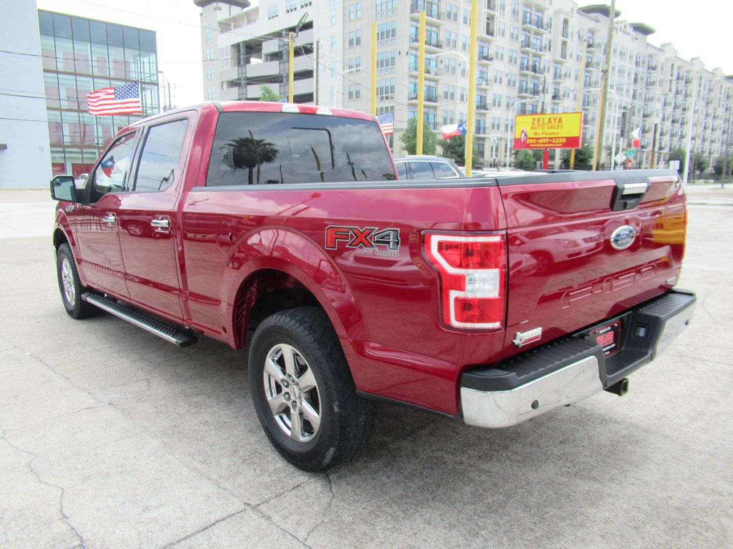 2018 Red /Gray Ford F-150 XLT SuperCrew 5.5-ft. Bed 4WD (1FTFW1EG2JK) with an 3.5 V6 engine, Automatic transmission, located at 1511 North Shepherd Dr., Houston, TX, 77008, (281) 657-1221, 29.798361, -95.412560 - 2018 FORD F-150 XLT VIN: 1FTFW1EG2JKE39369 1 F T F W 1 E G 2 J K E 3 9 3 6 9 CREW PICKUP 3.5L V6 F DOHC 24V GASOLINE REAR WHEEL DRIVE W/ 4X4 - Photo#18