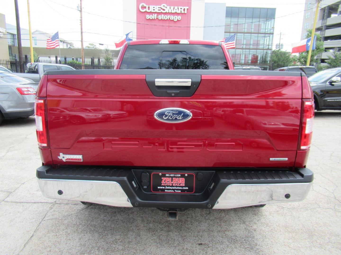 2018 Red /Gray Ford F-150 XLT SuperCrew 5.5-ft. Bed 4WD (1FTFW1EG2JK) with an 3.5 V6 engine, Automatic transmission, located at 1511 North Shepherd Dr., Houston, TX, 77008, (281) 657-1221, 29.798361, -95.412560 - 2018 FORD F-150 XLT VIN: 1FTFW1EG2JKE39369 1 F T F W 1 E G 2 J K E 3 9 3 6 9 CREW PICKUP 3.5L V6 F DOHC 24V GASOLINE REAR WHEEL DRIVE W/ 4X4 - Photo#19