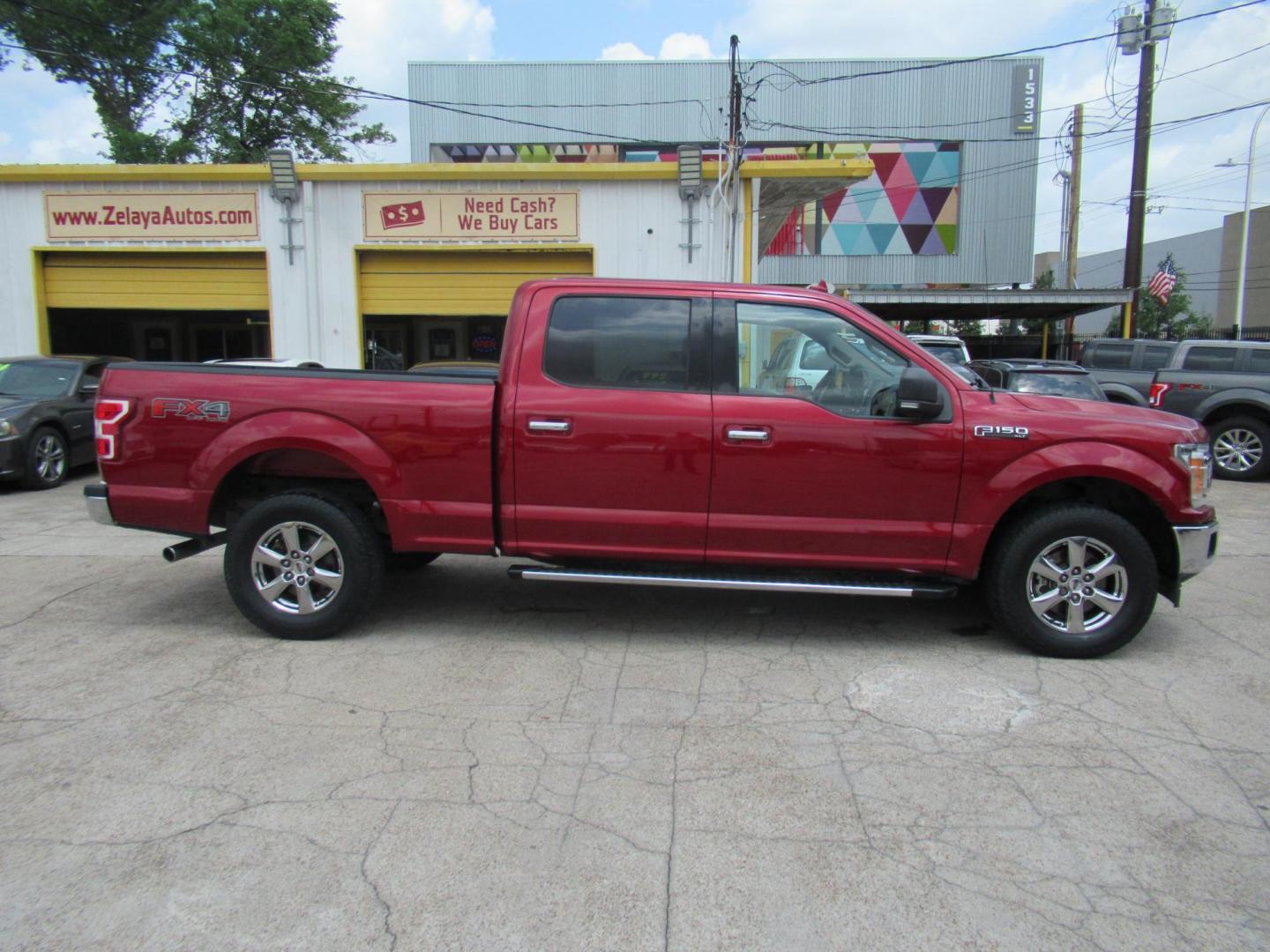 2018 Red /Gray Ford F-150 XLT SuperCrew 5.5-ft. Bed 4WD (1FTFW1EG2JK) with an 3.5 V6 engine, Automatic transmission, located at 1511 North Shepherd Dr., Houston, TX, 77008, (281) 657-1221, 29.798361, -95.412560 - 2018 FORD F-150 XLT VIN: 1FTFW1EG2JKE39369 1 F T F W 1 E G 2 J K E 3 9 3 6 9 CREW PICKUP 3.5L V6 F DOHC 24V GASOLINE REAR WHEEL DRIVE W/ 4X4 - Photo#21