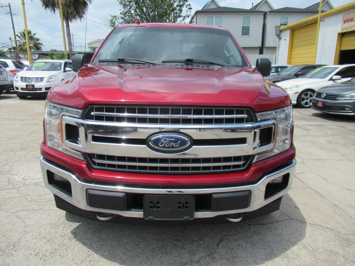 2018 Red /Gray Ford F-150 XLT SuperCrew 5.5-ft. Bed 4WD (1FTFW1EG2JK) with an 3.5 V6 engine, Automatic transmission, located at 1511 North Shepherd Dr., Houston, TX, 77008, (281) 657-1221, 29.798361, -95.412560 - 2018 FORD F-150 XLT VIN: 1FTFW1EG2JKE39369 1 F T F W 1 E G 2 J K E 3 9 3 6 9 CREW PICKUP 3.5L V6 F DOHC 24V GASOLINE REAR WHEEL DRIVE W/ 4X4 - Photo#22
