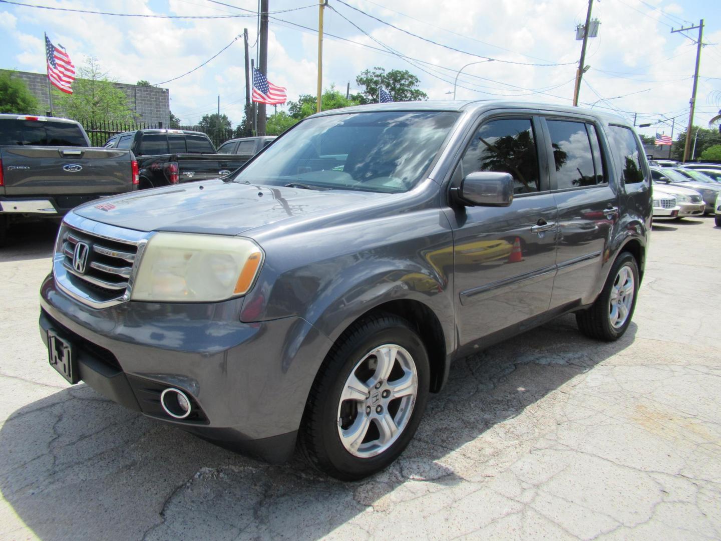 2014 Green /Black Honda Pilot EX-L 2WD AT with Navigation (5FNYF3H73EB) with an 3.5L V6 SOHC 24V engine, Automatic transmission, located at 1511 North Shepherd Dr., Houston, TX, 77008, (281) 657-1221, 29.798361, -95.412560 - 2014 HONDA PILOT EX-L W/NAVI VIN: 5FNYF3H73EB003598 5 F N Y F 3 H 7 3 E B 0 0 3 5 9 8 4 DOOR WAGON/SPORT UTILITY 3.5L V6 F SOHC 24V GASOLINE FRONT WHEEL DRIVE - Photo#22