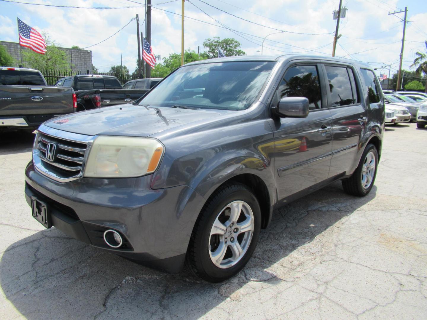 2014 Green /Black Honda Pilot EX-L 2WD AT with Navigation (5FNYF3H73EB) with an 3.5L V6 SOHC 24V engine, Automatic transmission, located at 1511 North Shepherd Dr., Houston, TX, 77008, (281) 657-1221, 29.798361, -95.412560 - 2014 HONDA PILOT EX-L W/NAVI VIN: 5FNYF3H73EB003598 5 F N Y F 3 H 7 3 E B 0 0 3 5 9 8 4 DOOR WAGON/SPORT UTILITY 3.5L V6 F SOHC 24V GASOLINE FRONT WHEEL DRIVE - Photo#27