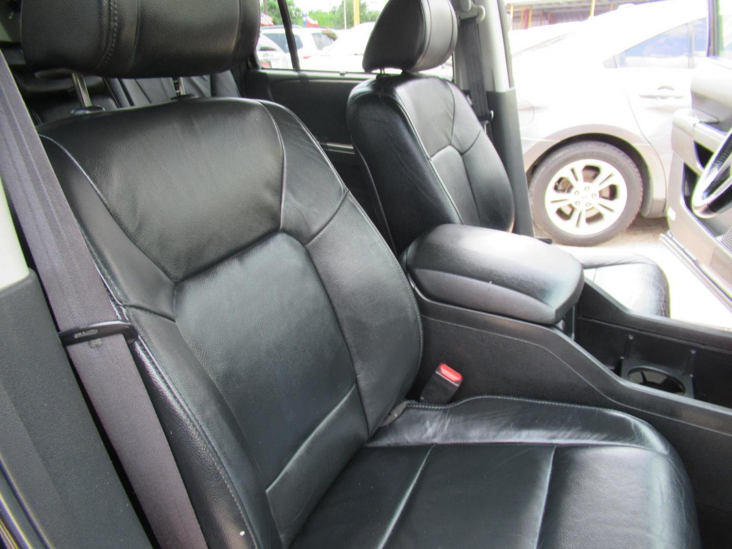 2013 Black /Black Honda Pilot Touring 4WD 5-Spd AT with DVD (5FNYF4H90DB) with an 3.5L V6 SOHC 24V engine, Automatic transmission, located at 1511 North Shepherd Dr., Houston, TX, 77008, (281) 657-1221, 29.798361, -95.412560 - 2013 HONDA PILOT TOURING VIN: 5FNYF4H90DB016749 5 F N Y F 4 H 9 0 D B 0 1 6 7 4 9 4 DOOR WAGON/SPORT UTILITY 3.5L V6 F SOHC 24V GASOLINE ALL WHEEL DRIVE - Photo#18