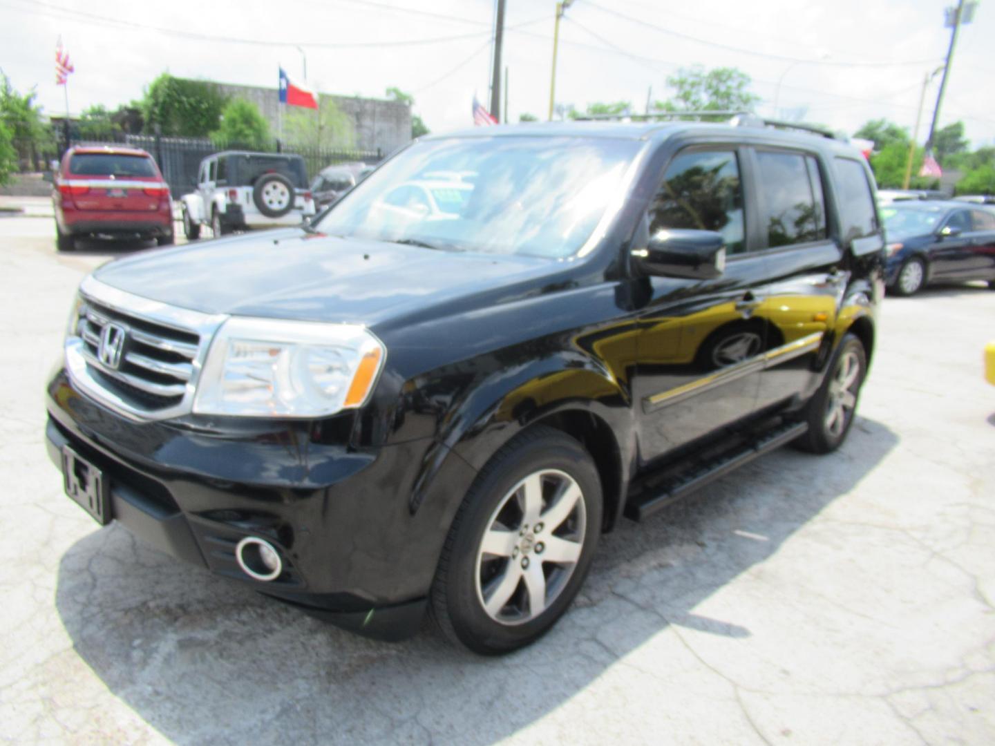 2013 Black /Black Honda Pilot Touring 4WD 5-Spd AT with DVD (5FNYF4H90DB) with an 3.5L V6 SOHC 24V engine, Automatic transmission, located at 1511 North Shepherd Dr., Houston, TX, 77008, (281) 657-1221, 29.798361, -95.412560 - 2013 HONDA PILOT TOURING VIN: 5FNYF4H90DB016749 5 F N Y F 4 H 9 0 D B 0 1 6 7 4 9 4 DOOR WAGON/SPORT UTILITY 3.5L V6 F SOHC 24V GASOLINE ALL WHEEL DRIVE - Photo#19