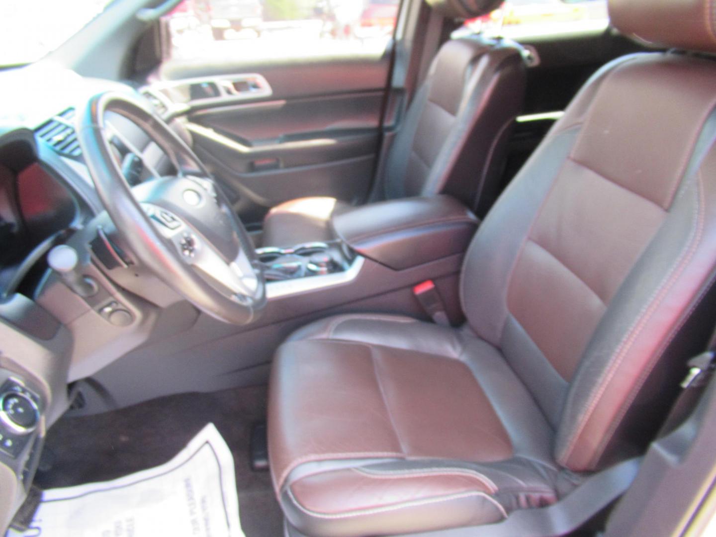 2014 White /Black Ford Explorer Sport 4WD (1FM5K8GT7EG) with an 3.5L V6 DOHC 24V engine, Automatic transmission, located at 1511 North Shepherd Dr., Houston, TX, 77008, (281) 657-1221, 29.798361, -95.412560 - 2014 FORD EXPLORER SPORT VIN: 1FM5K8GT7EGC11771 1 F M 5 K 8 G T 7 E G C 1 1 7 7 1 4 DOOR WAGON/SPORT UTILITY 3.5L V6 F DOHC 24V GASOLINE FRONT WHEEL DRIVE W/ 4X4 - Photo#8