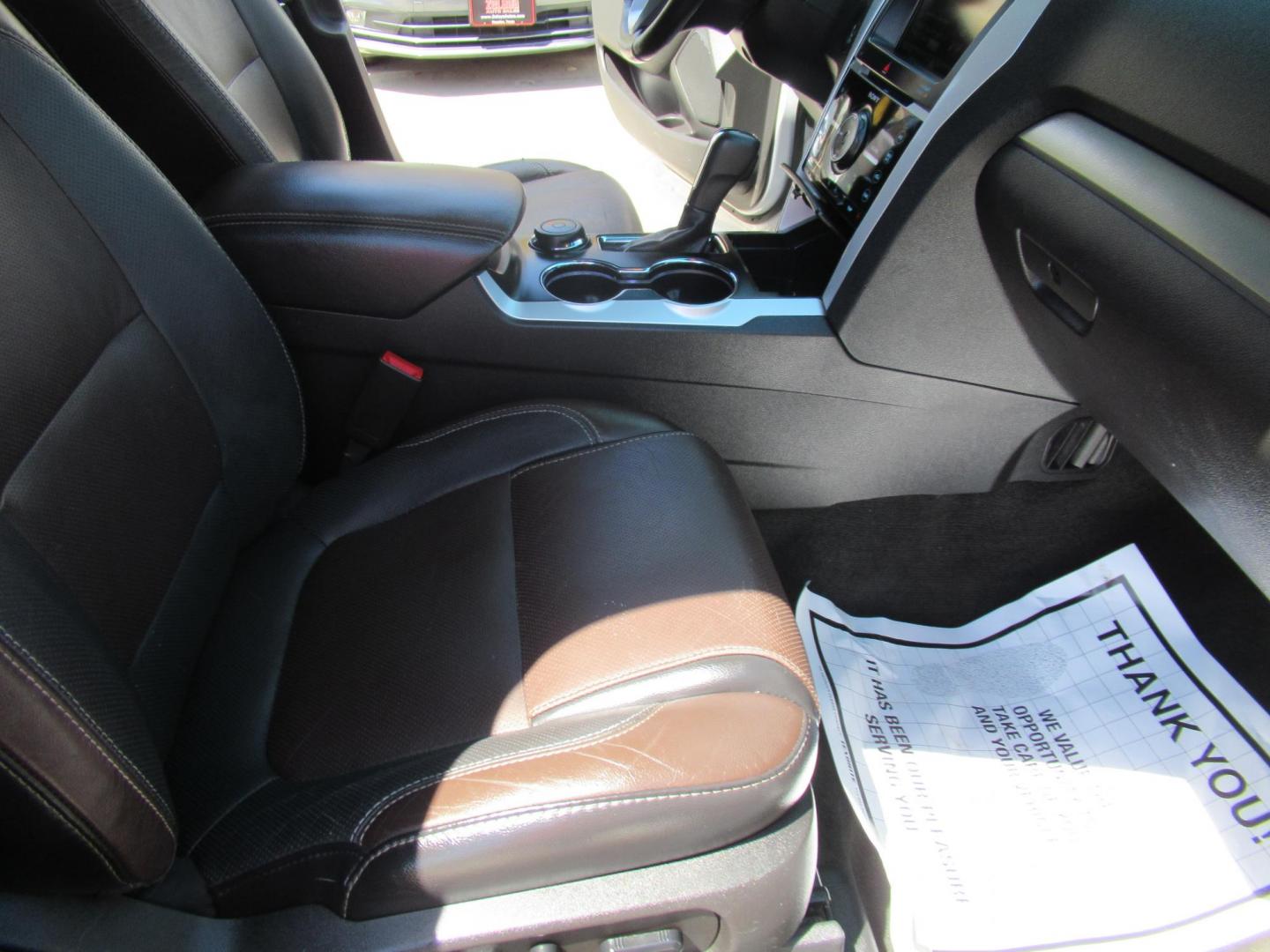 2014 White /Black Ford Explorer Sport 4WD (1FM5K8GT7EG) with an 3.5L V6 DOHC 24V engine, Automatic transmission, located at 1511 North Shepherd Dr., Houston, TX, 77008, (281) 657-1221, 29.798361, -95.412560 - 2014 FORD EXPLORER SPORT VIN: 1FM5K8GT7EGC11771 1 F M 5 K 8 G T 7 E G C 1 1 7 7 1 4 DOOR WAGON/SPORT UTILITY 3.5L V6 F DOHC 24V GASOLINE FRONT WHEEL DRIVE W/ 4X4 - Photo#20