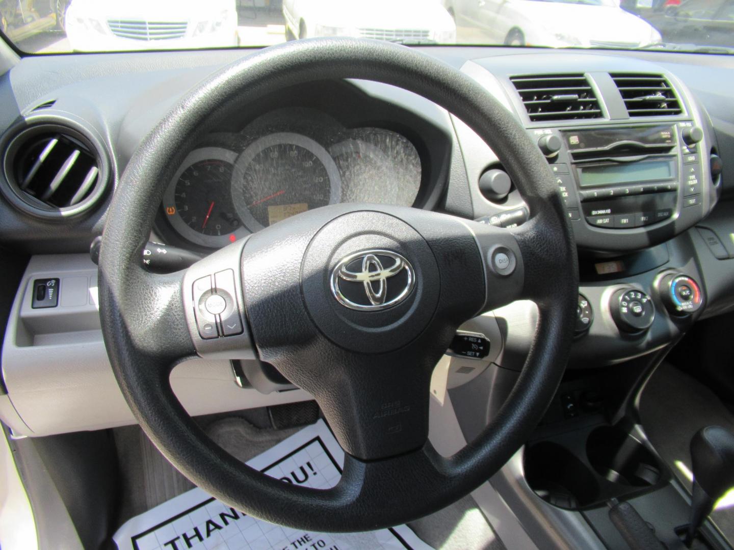 2011 Silver /Gray Toyota RAV4 Base I4 2WD (2T3ZF4DVXBW) with an 2.4L L4 DOHC 16V engine, Automatic transmission, located at 1511 North Shepherd Dr., Houston, TX, 77008, (281) 657-1221, 29.798361, -95.412560 - 2011 TOYOTA RAV4 VIN: 2T3ZF4DVXBW094146 2 T 3 Z F 4 D V X B W 0 9 4 1 4 6 4 DOOR WAGON/SPORT UTILITY 2.5L I4 F DOHC 16V GASOLINE FRONT WHEEL DRIVE - Photo#2