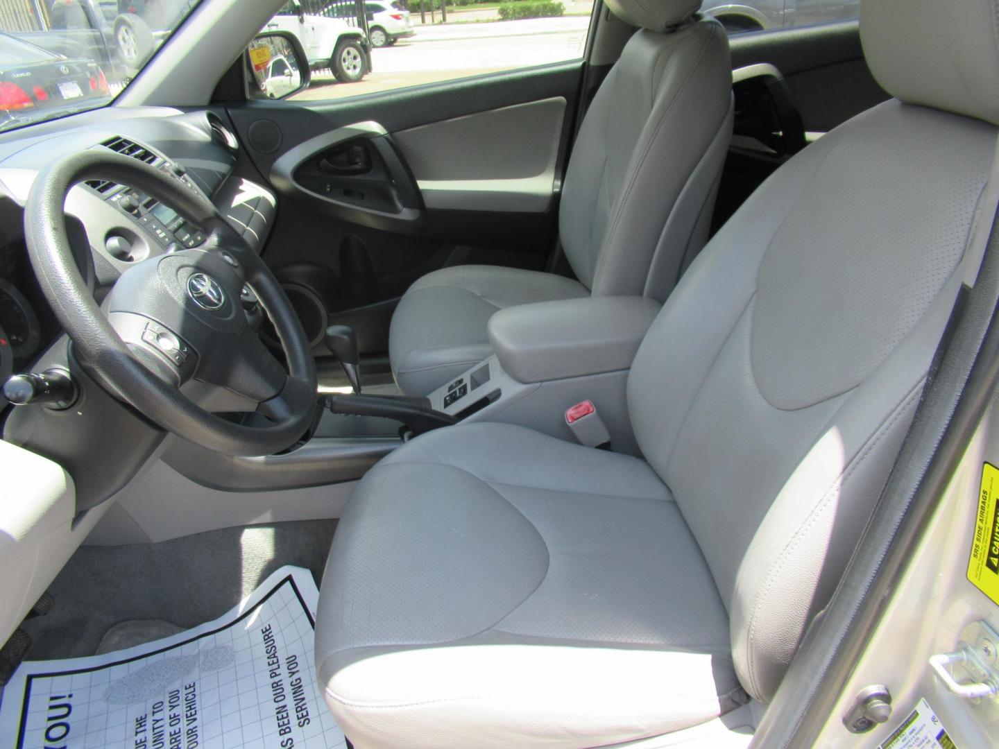 2011 Silver /Gray Toyota RAV4 Base I4 2WD (2T3ZF4DVXBW) with an 2.4L L4 DOHC 16V engine, Automatic transmission, located at 1511 North Shepherd Dr., Houston, TX, 77008, (281) 657-1221, 29.798361, -95.412560 - 2011 TOYOTA RAV4 VIN: 2T3ZF4DVXBW094146 2 T 3 Z F 4 D V X B W 0 9 4 1 4 6 4 DOOR WAGON/SPORT UTILITY 2.5L I4 F DOHC 16V GASOLINE FRONT WHEEL DRIVE - Photo#1