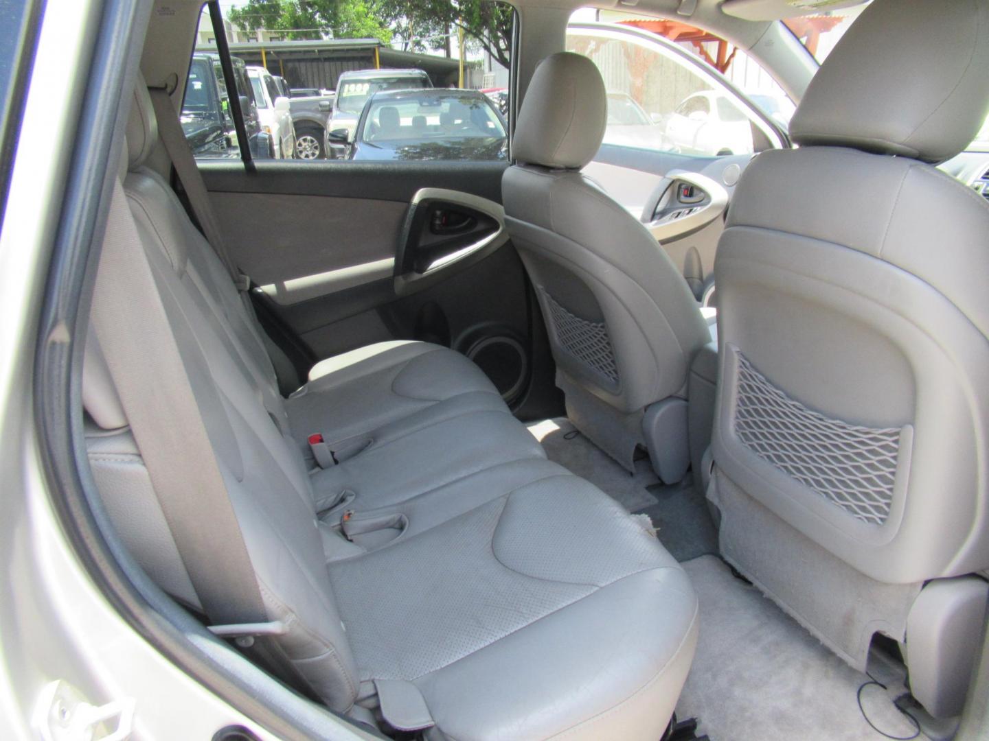 2011 Silver /Gray Toyota RAV4 Base I4 2WD (2T3ZF4DVXBW) with an 2.4L L4 DOHC 16V engine, Automatic transmission, located at 1511 North Shepherd Dr., Houston, TX, 77008, (281) 657-1221, 29.798361, -95.412560 - 2011 TOYOTA RAV4 VIN: 2T3ZF4DVXBW094146 2 T 3 Z F 4 D V X B W 0 9 4 1 4 6 4 DOOR WAGON/SPORT UTILITY 2.5L I4 F DOHC 16V GASOLINE FRONT WHEEL DRIVE - Photo#9