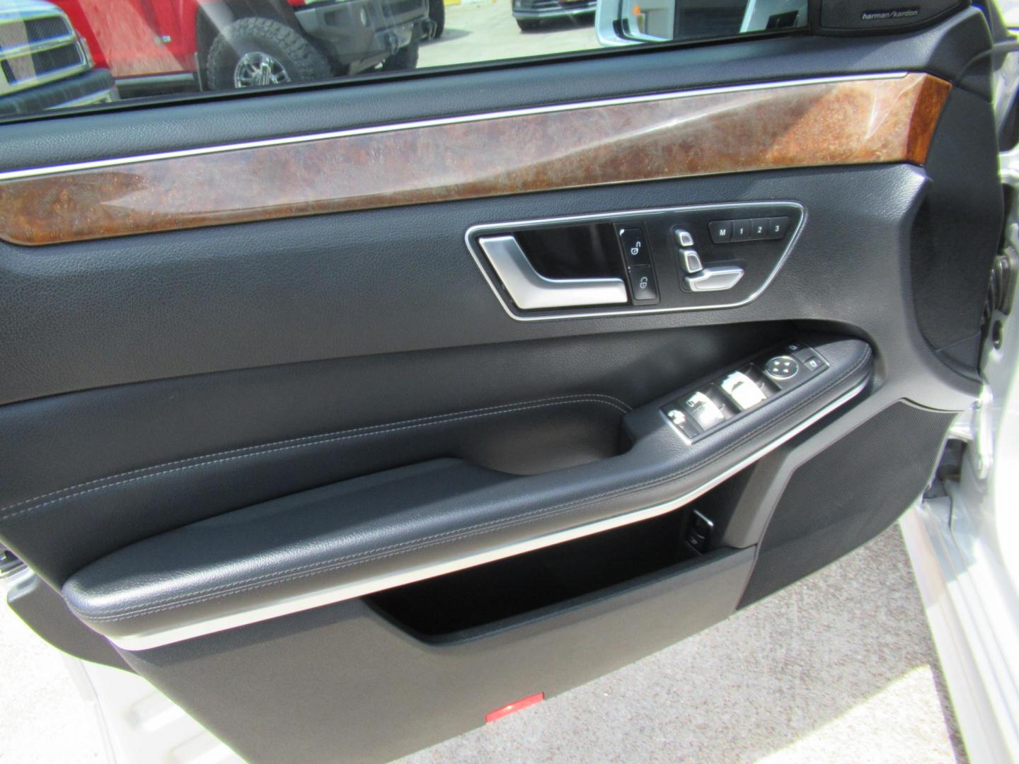 2014 Silver /Black Mercedes-Benz E-Class E350 Sedan (WDDHF5KB8EB) with an 3.5L V6 DOHC 24V engine, 7-Speed Automatic transmission, located at 1511 North Shepherd Dr., Houston, TX, 77008, (281) 657-1221, 29.798361, -95.412560 - 2014 MERCEDES-BENZ E-CLASS E 350 SPORT VIN: WDDHF5KB8EB016347 W D D H F 5 K B 8 E B 0 1 6 3 4 7 SEDAN 4 DR 3.5L V6 F DOHC 24V GASOLINE REAR WHEEL DRIVE - Photo#1