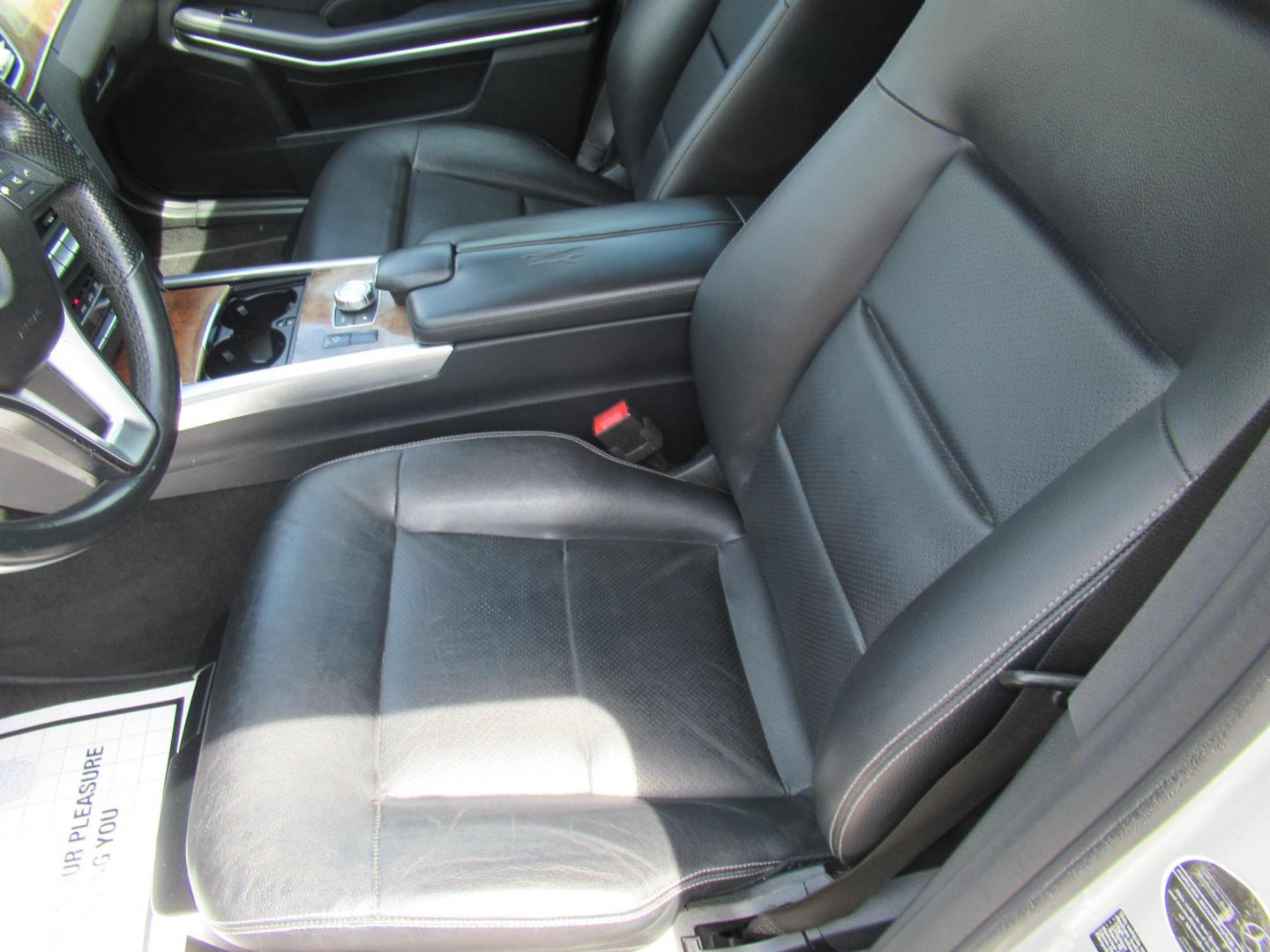 2014 Silver /Black Mercedes-Benz E-Class E350 Sedan (WDDHF5KB8EB) with an 3.5L V6 DOHC 24V engine, 7-Speed Automatic transmission, located at 1511 North Shepherd Dr., Houston, TX, 77008, (281) 657-1221, 29.798361, -95.412560 - 2014 MERCEDES-BENZ E-CLASS E 350 SPORT VIN: WDDHF5KB8EB016347 W D D H F 5 K B 8 E B 0 1 6 3 4 7 SEDAN 4 DR 3.5L V6 F DOHC 24V GASOLINE REAR WHEEL DRIVE - Photo#2