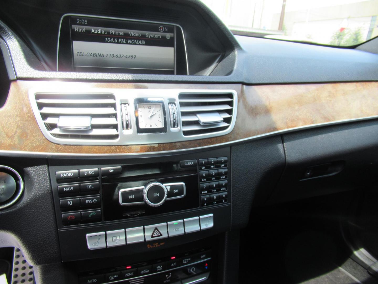 2014 Silver /Black Mercedes-Benz E-Class E350 Sedan (WDDHF5KB8EB) with an 3.5L V6 DOHC 24V engine, 7-Speed Automatic transmission, located at 1511 North Shepherd Dr., Houston, TX, 77008, (281) 657-1221, 29.798361, -95.412560 - 2014 MERCEDES-BENZ E-CLASS E 350 SPORT VIN: WDDHF5KB8EB016347 W D D H F 5 K B 8 E B 0 1 6 3 4 7 SEDAN 4 DR 3.5L V6 F DOHC 24V GASOLINE REAR WHEEL DRIVE - Photo#5