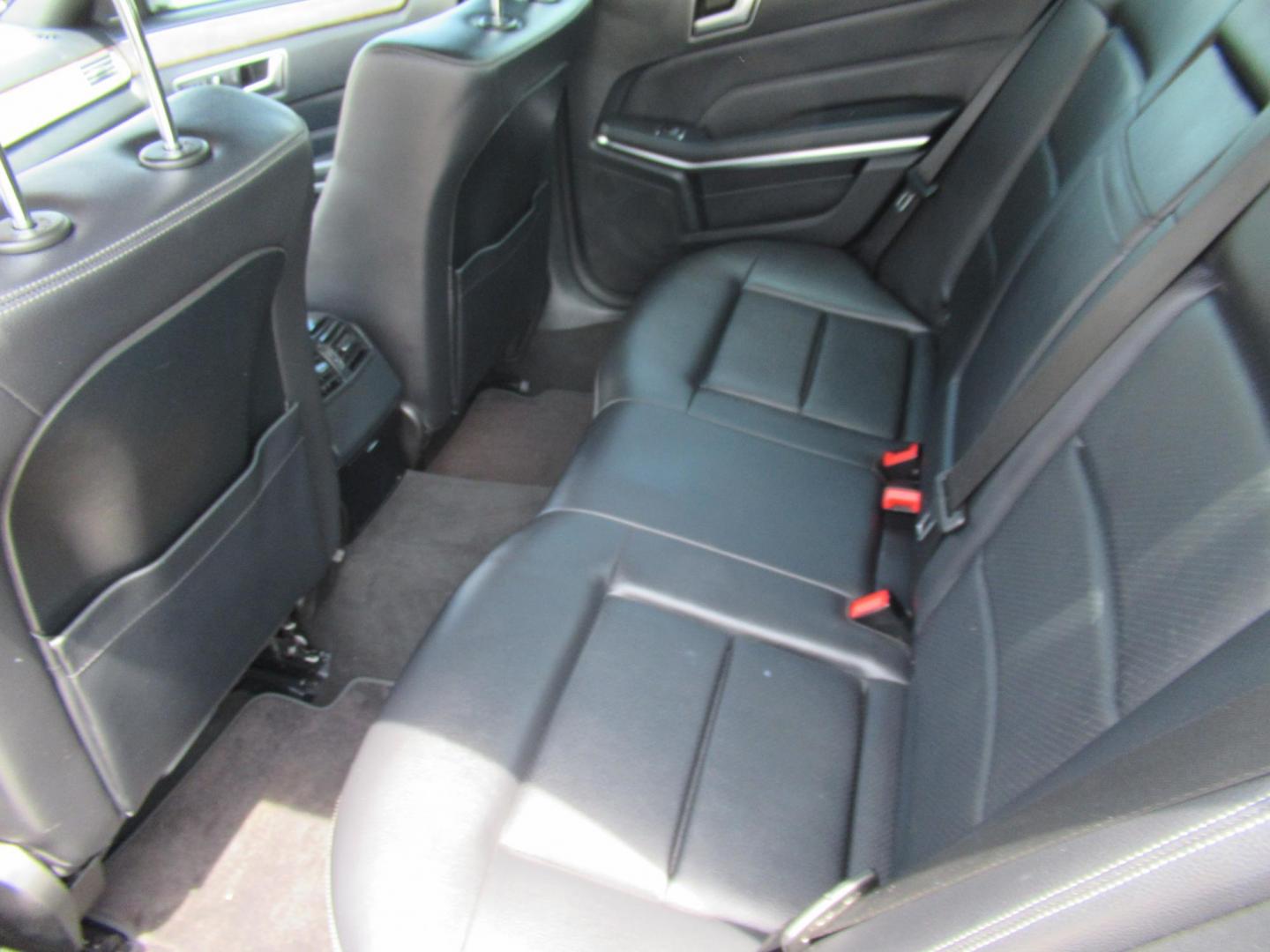 2014 Silver /Black Mercedes-Benz E-Class E350 Sedan (WDDHF5KB8EB) with an 3.5L V6 DOHC 24V engine, 7-Speed Automatic transmission, located at 1511 North Shepherd Dr., Houston, TX, 77008, (281) 657-1221, 29.798361, -95.412560 - 2014 MERCEDES-BENZ E-CLASS E 350 SPORT VIN: WDDHF5KB8EB016347 W D D H F 5 K B 8 E B 0 1 6 3 4 7 SEDAN 4 DR 3.5L V6 F DOHC 24V GASOLINE REAR WHEEL DRIVE - Photo#6