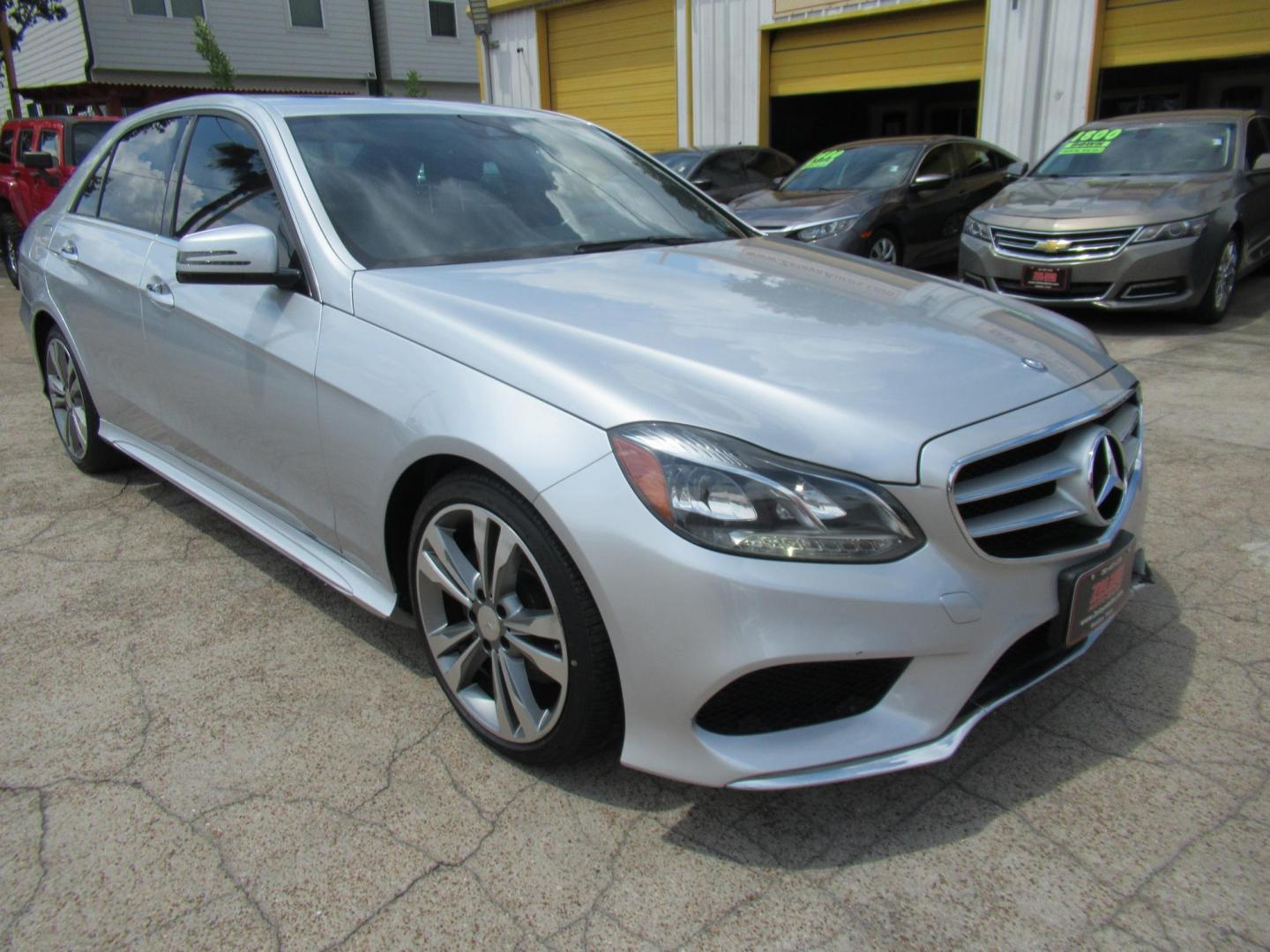 2014 Silver /Black Mercedes-Benz E-Class E350 Sedan (WDDHF5KB8EB) with an 3.5L V6 DOHC 24V engine, 7-Speed Automatic transmission, located at 1511 North Shepherd Dr., Houston, TX, 77008, (281) 657-1221, 29.798361, -95.412560 - 2014 MERCEDES-BENZ E-CLASS E 350 SPORT VIN: WDDHF5KB8EB016347 W D D H F 5 K B 8 E B 0 1 6 3 4 7 SEDAN 4 DR 3.5L V6 F DOHC 24V GASOLINE REAR WHEEL DRIVE - Photo#17