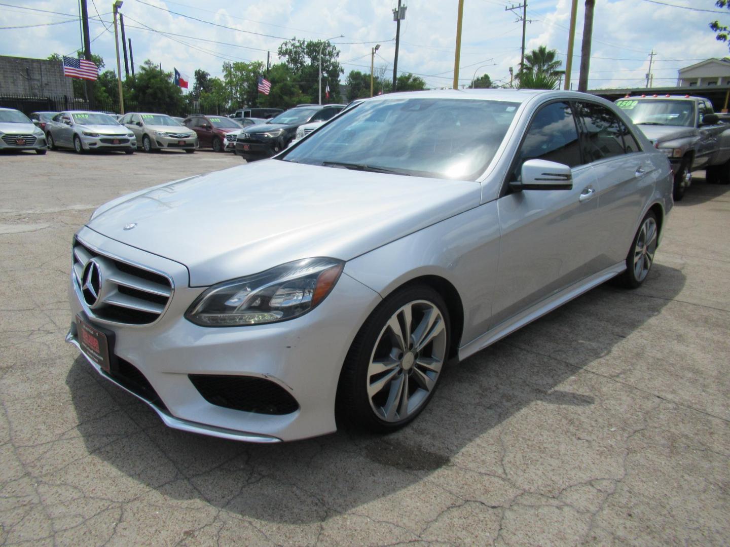 2014 Silver /Black Mercedes-Benz E-Class E350 Sedan (WDDHF5KB8EB) with an 3.5L V6 DOHC 24V engine, 7-Speed Automatic transmission, located at 1511 North Shepherd Dr., Houston, TX, 77008, (281) 657-1221, 29.798361, -95.412560 - 2014 MERCEDES-BENZ E-CLASS E 350 SPORT VIN: WDDHF5KB8EB016347 W D D H F 5 K B 8 E B 0 1 6 3 4 7 SEDAN 4 DR 3.5L V6 F DOHC 24V GASOLINE REAR WHEEL DRIVE - Photo#19