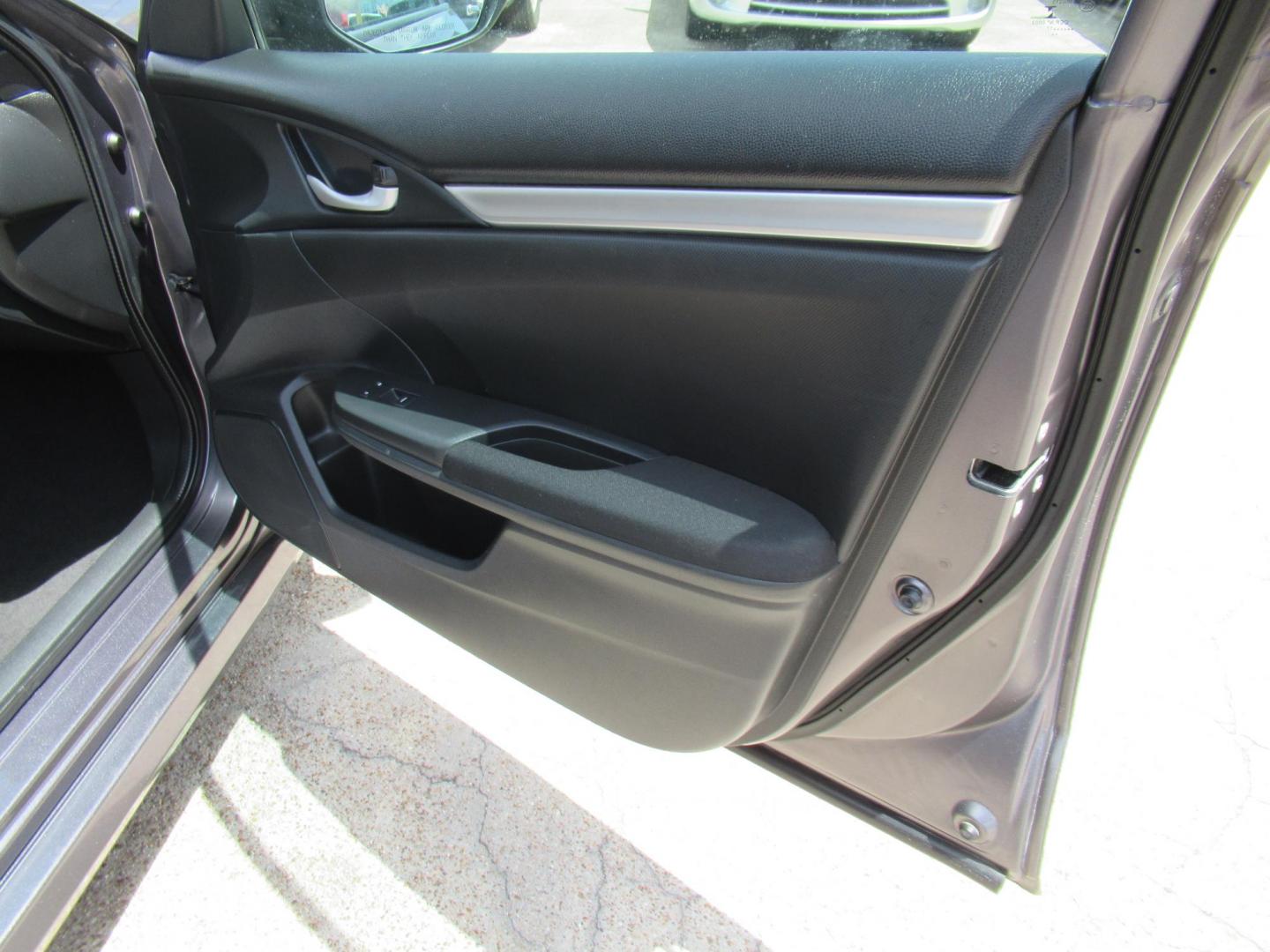 2017 Gray /Black Honda Civic LX Sedan CVT (19XFC2F51HE) with an 2.0L L4 DOHC 16V engine, CVT transmission, located at 1511 North Shepherd Dr., Houston, TX, 77008, (281) 657-1221, 29.798361, -95.412560 - 2017 HONDA CIVIC LX VIN: 19XFC2F51HE036413 1 9 X F C 2 F 5 1 H E 0 3 6 4 1 3 SEDAN 4 DR 2.0L I4 F DOHC 16V GASOLINE FRONT WHEEL DRIVE - Photo#12